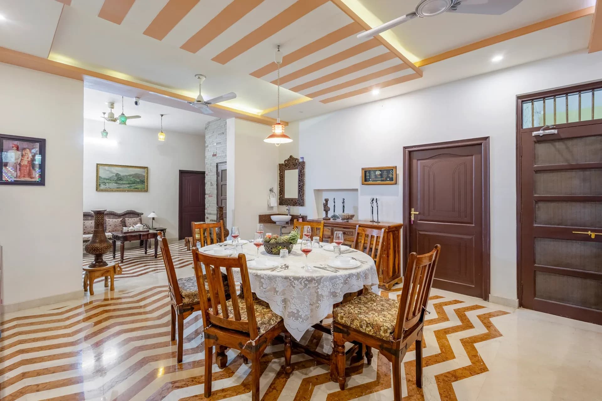 Abhimanyu Mansion Sapphire | 4-BHK Heritage Haveli With Outdoor Dining Area & Garden in City Centre - Image 20