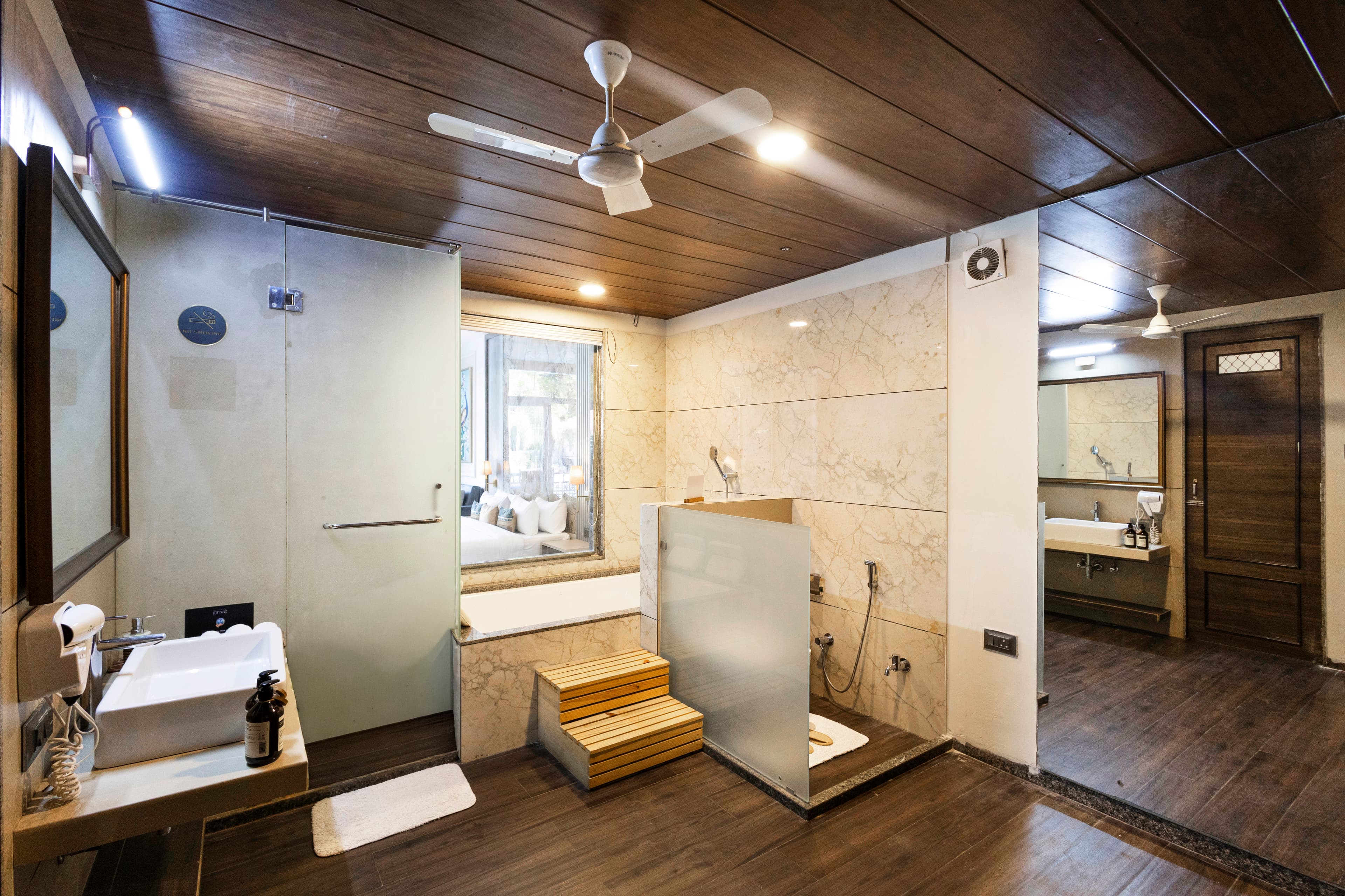 Mountain Creek Retreat | Pet-friendly 7-BHK With Pool, Gazebo, Lounge Area, Game & Gym zone | Near Fatehsagar Lake - Image 28