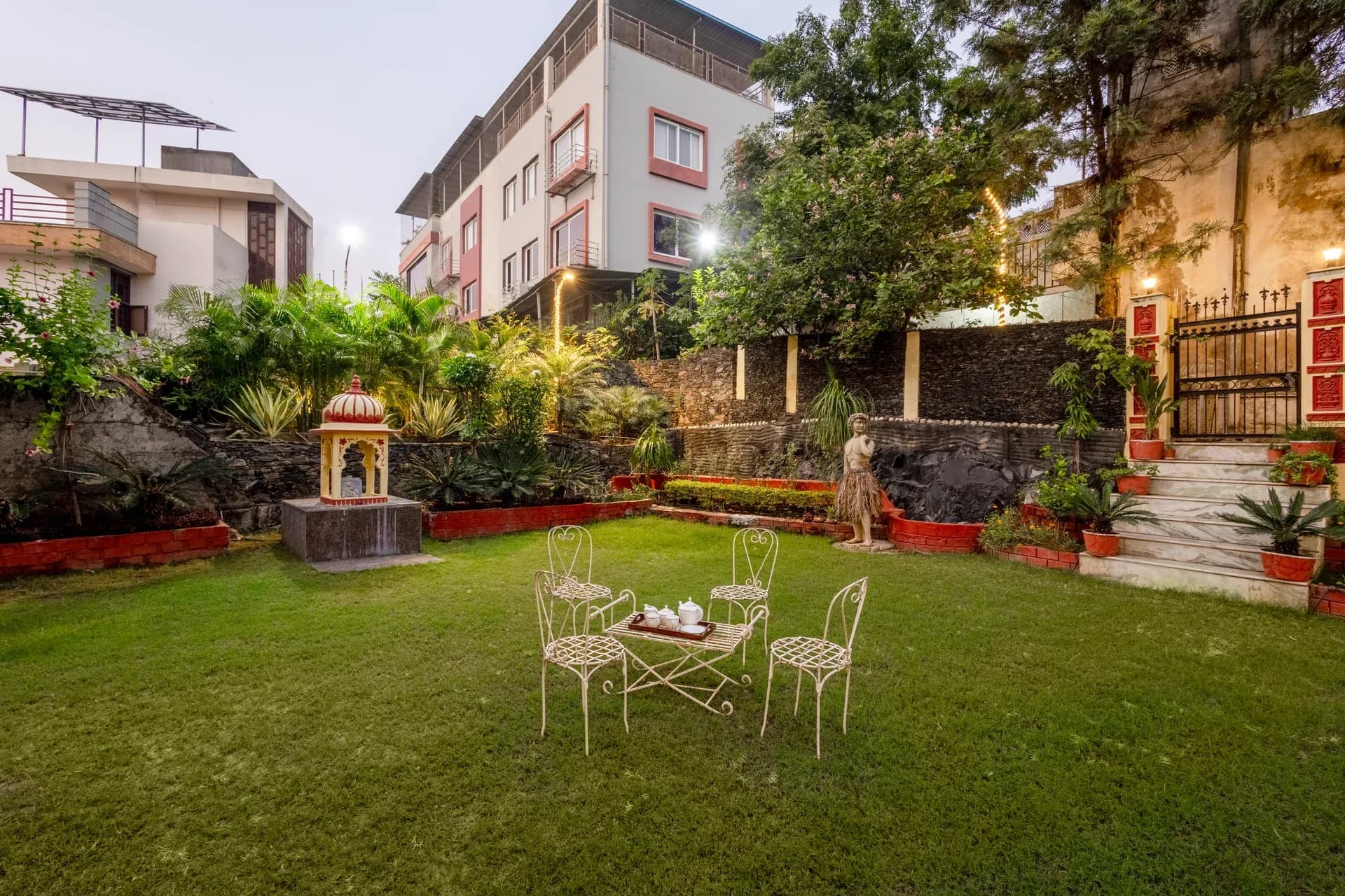 Abhimanyu Mansion Topaz | 2-BHK Haveli | Garden + Sit-Out Area | Central Location - Image 1