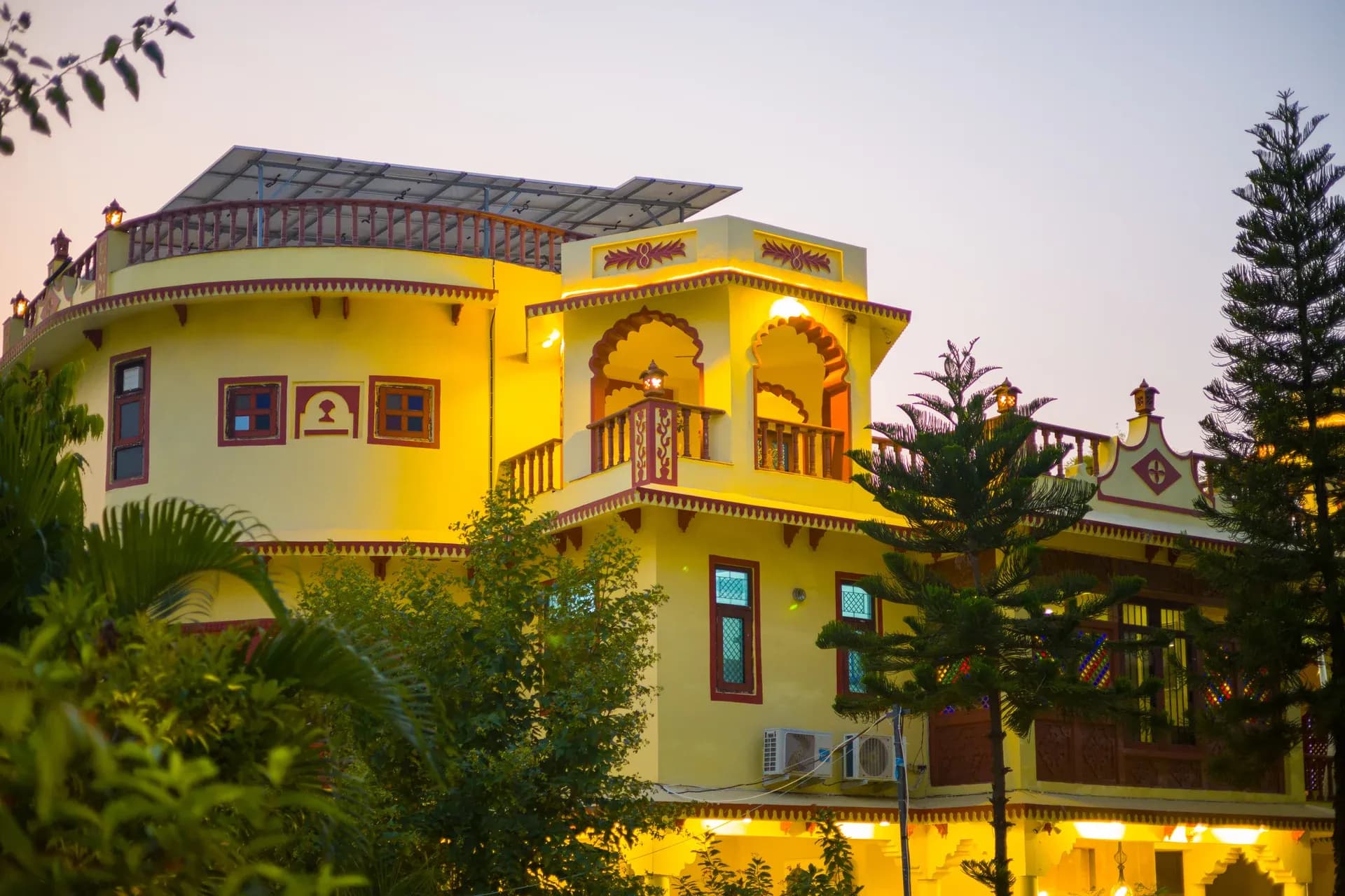 Abhimanyu Mansion Sapphire | 4-BHK Heritage Haveli With Outdoor Dining Area & Garden in City Centre - Image 23