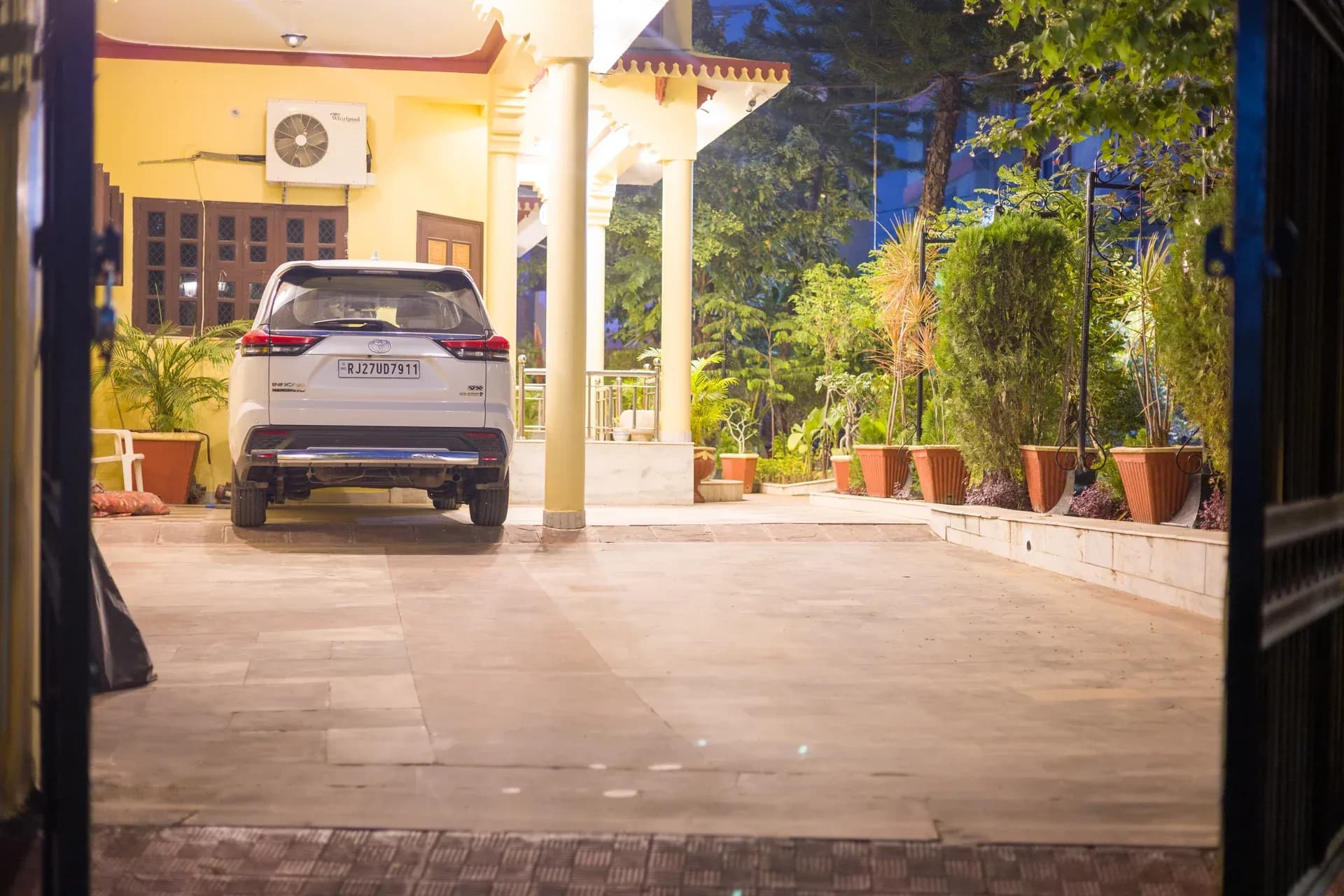 Abhimanyu Mansion Sapphire | 4-BHK Heritage Haveli With Outdoor Dining Area & Garden in City Centre - Image 19