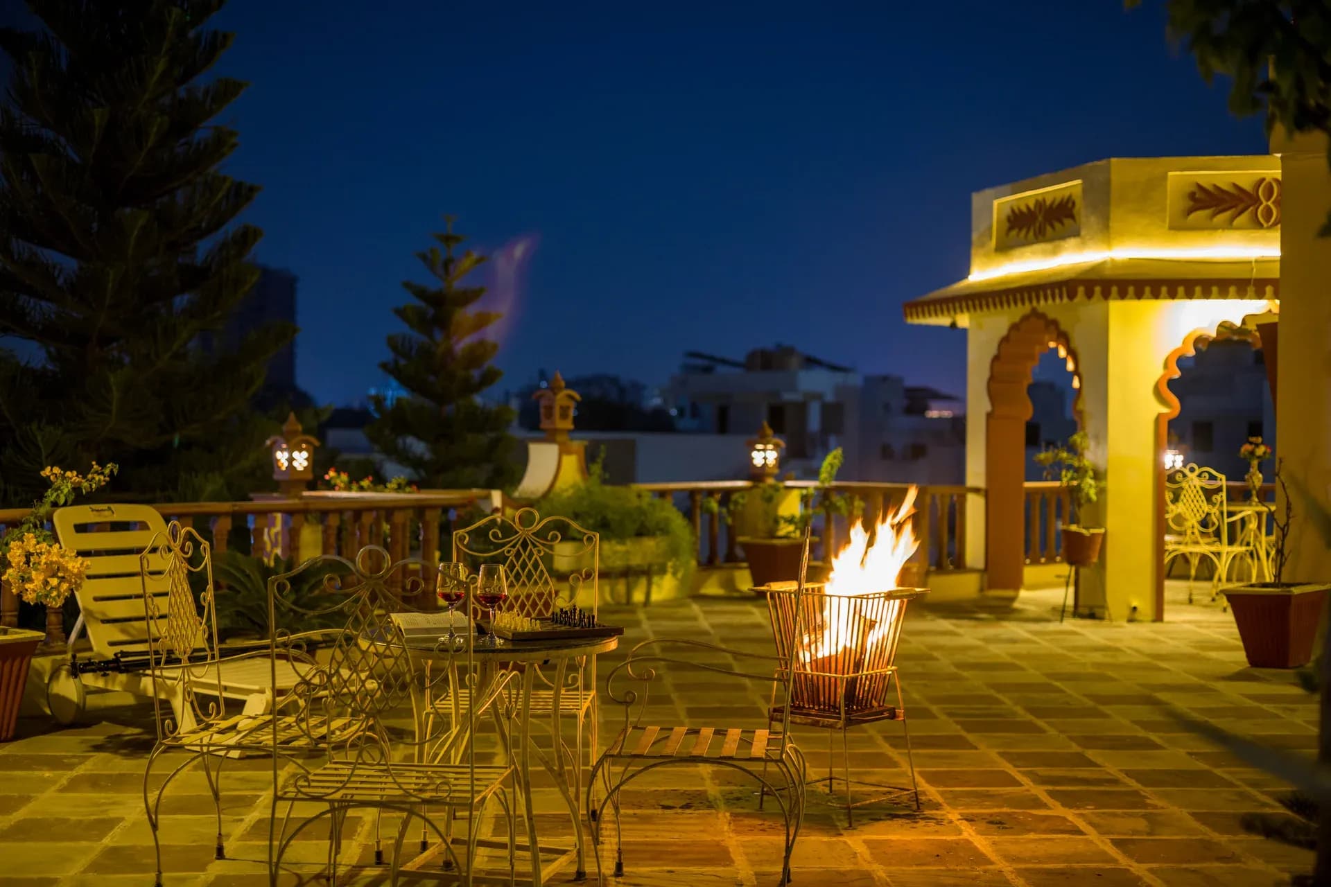 Abhimanyu Mansion Topaz | 2-BHK Haveli | Garden + Sit-Out Area | Central Location - Image 12