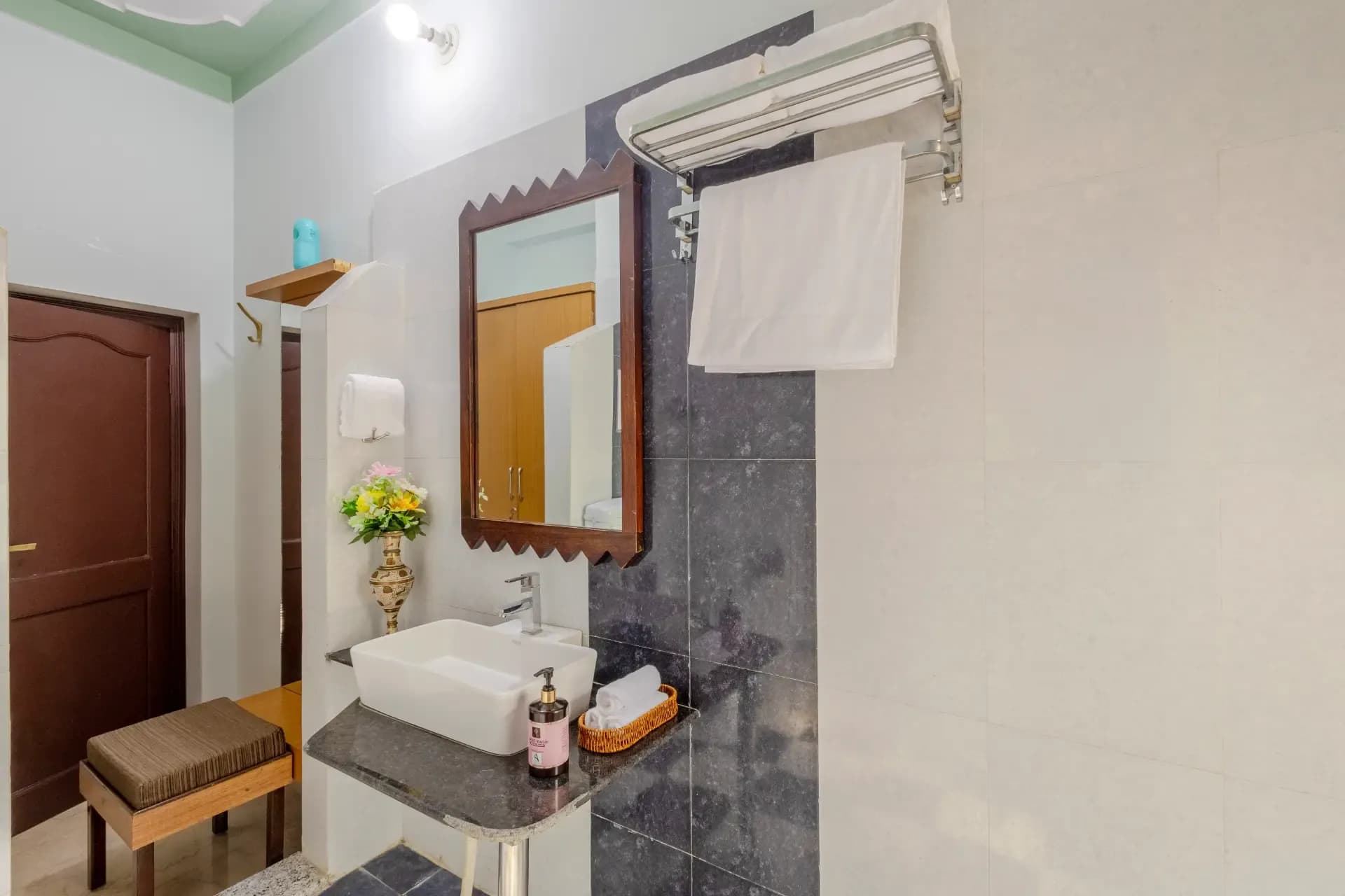 Abhimanyu Mansion Pearl | A 6-BHK Manor With Rajasthani Charm & a Garden In City’s Heart - Image 31