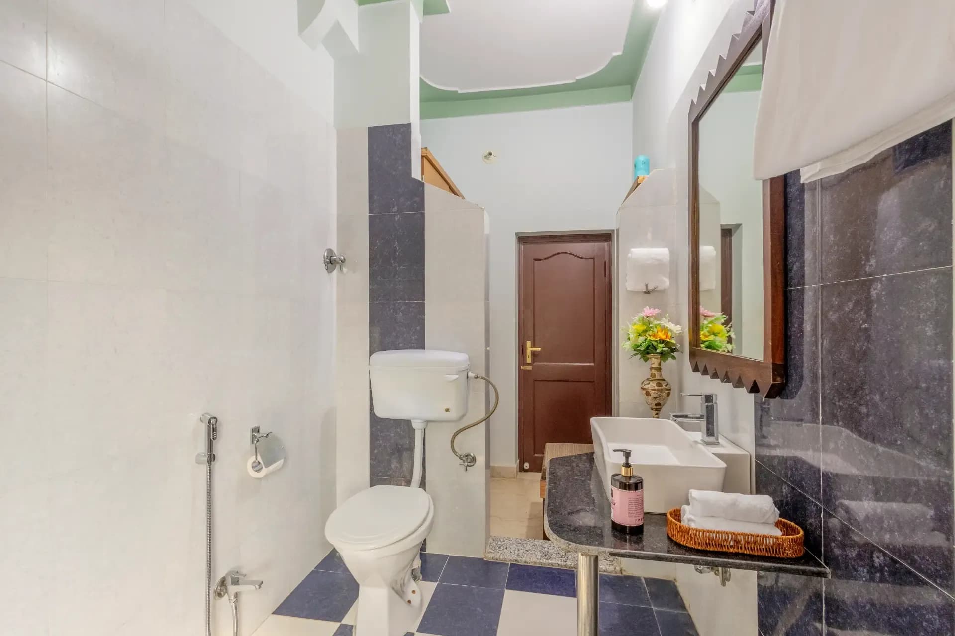 Abhimanyu Mansion Pearl | A 6-BHK Manor With Rajasthani Charm & a Garden In City’s Heart - Image 27