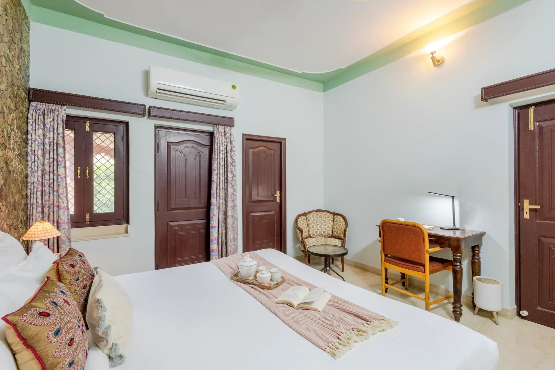 Abhimanyu Mansion Sapphire | 4-BHK Heritage Haveli With Outdoor Dining Area & Garden in City Centre - Image 27