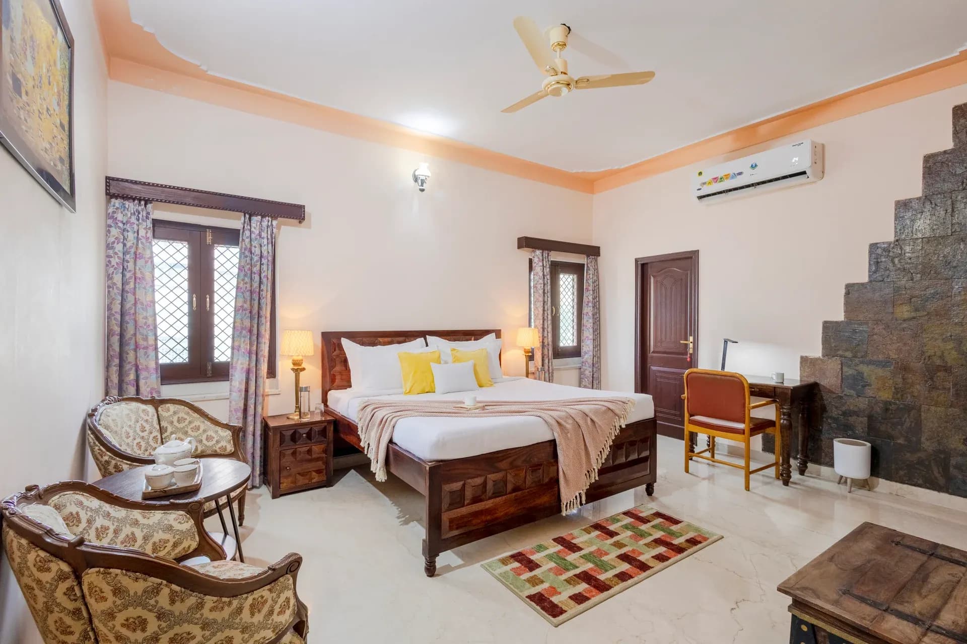 Abhimanyu Mansion Sapphire | 4-BHK Heritage Haveli With Outdoor Dining Area & Garden in City Centre - Image 7