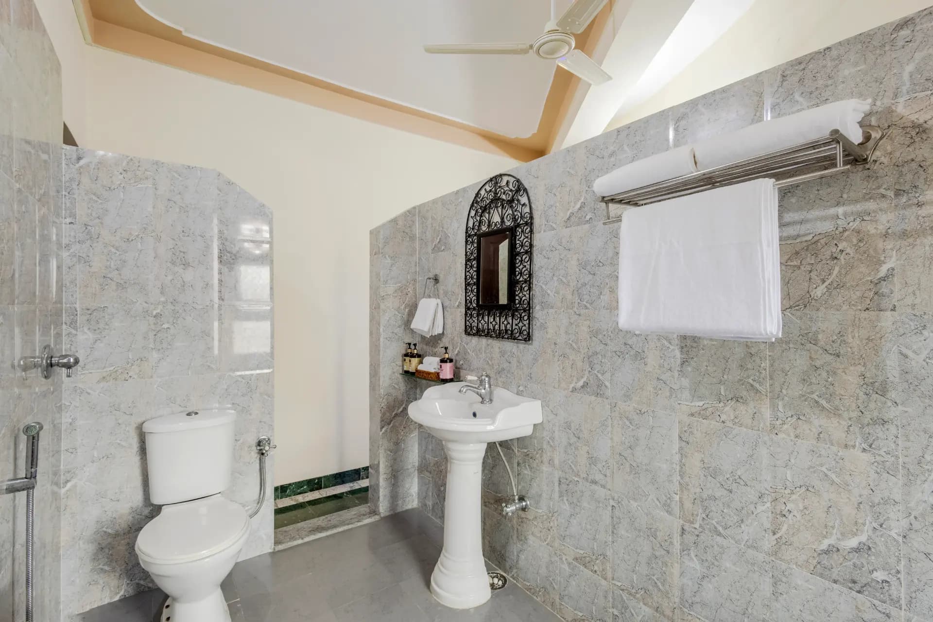 Abhimanyu Mansion Pearl | A 6-BHK Manor With Rajasthani Charm & a Garden In City’s Heart - Image 35