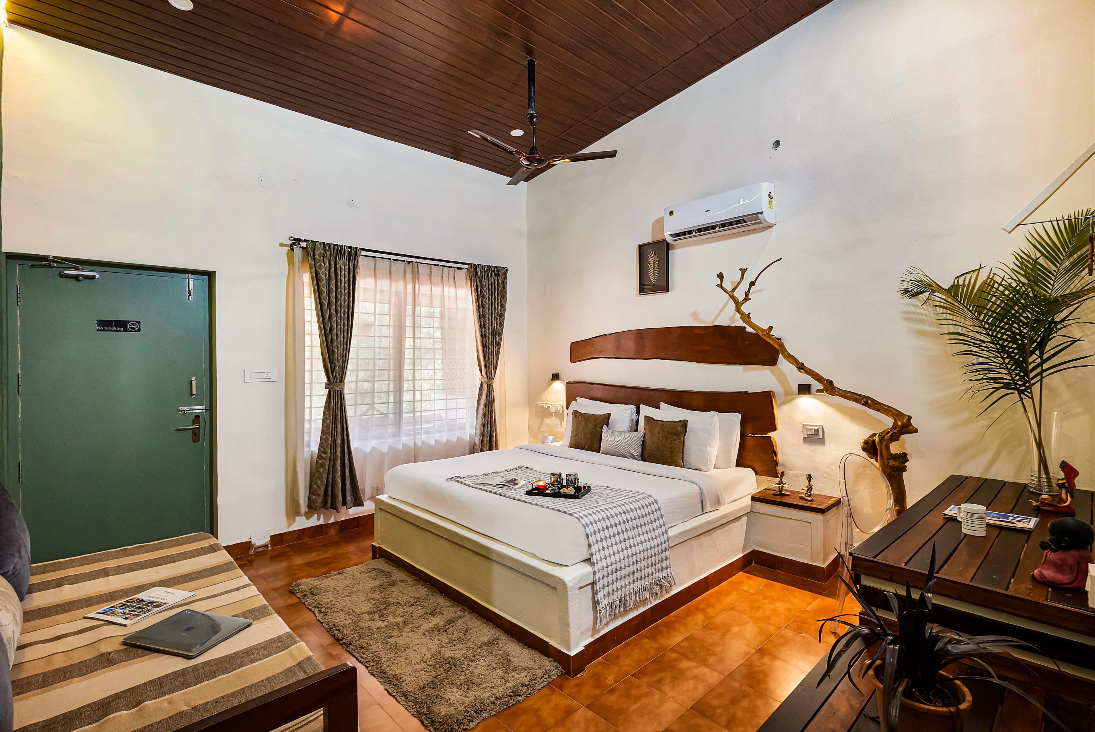 Twisted Tree | 1- Room Suite with Shared Pool & Restaurant - Image 14