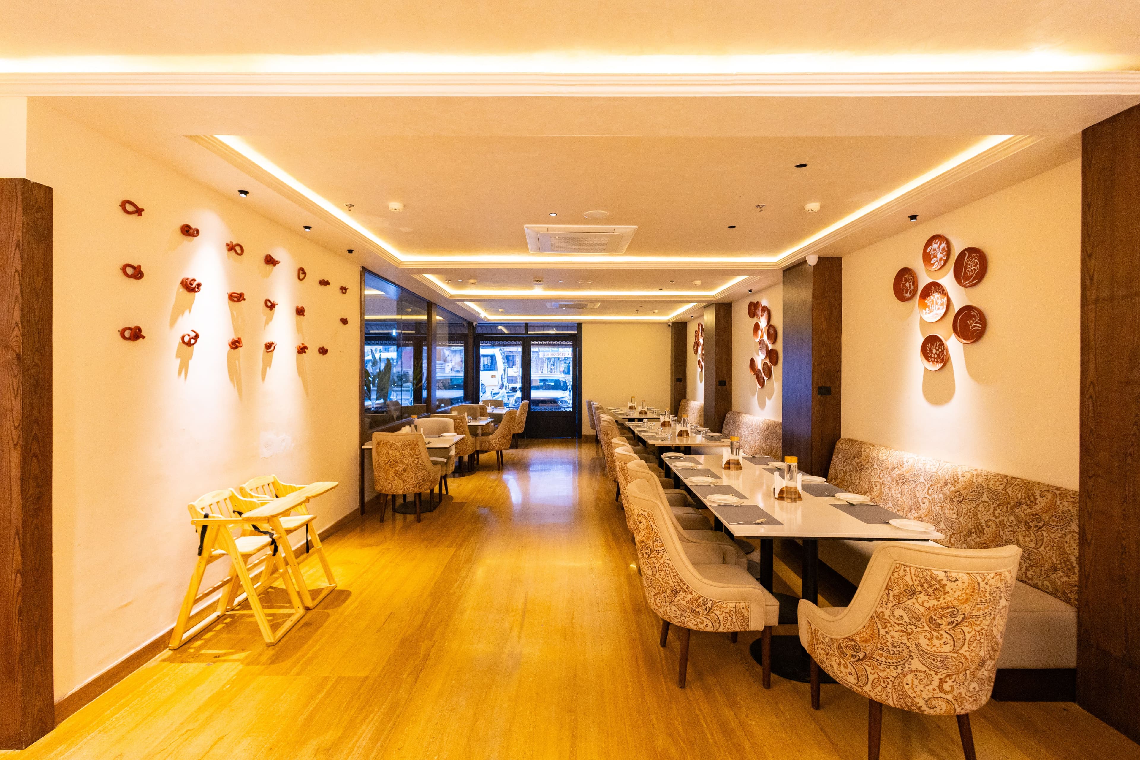 The Naori Boutique Hotel | 1 Suite With Restaurant, Garden and Lounge Space Near Major Attractions  - Image 6