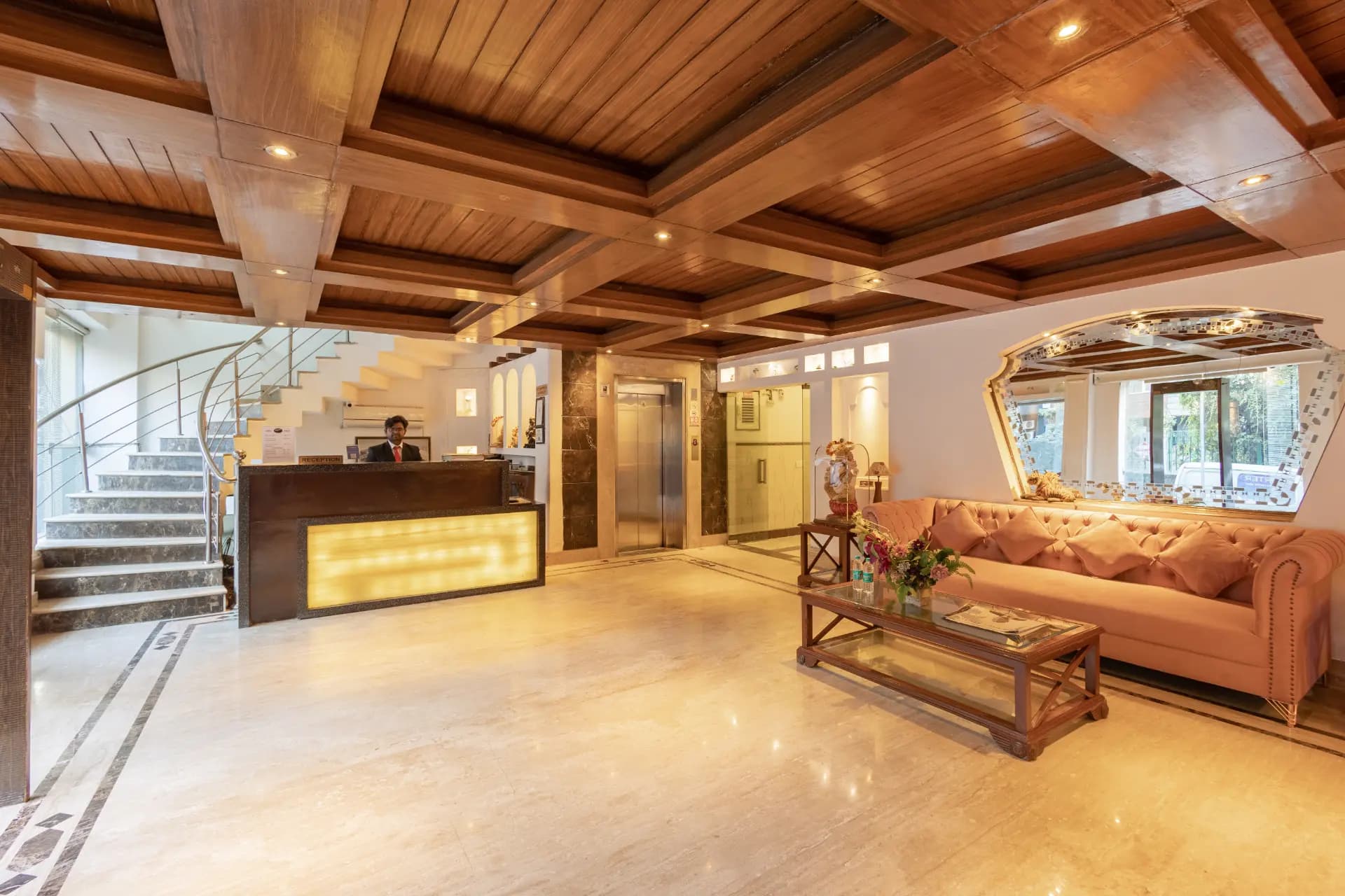 Emperor Palms | Emperor | Restaurant | Lift - Image 11