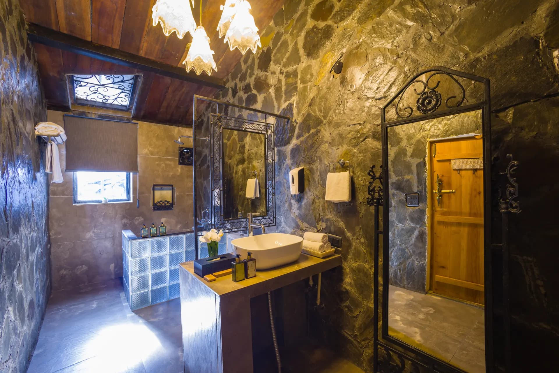 Zephyr Kumaon Cottage | Hillside Retreat With Common Pool, Gym & Restaurant - Image 41