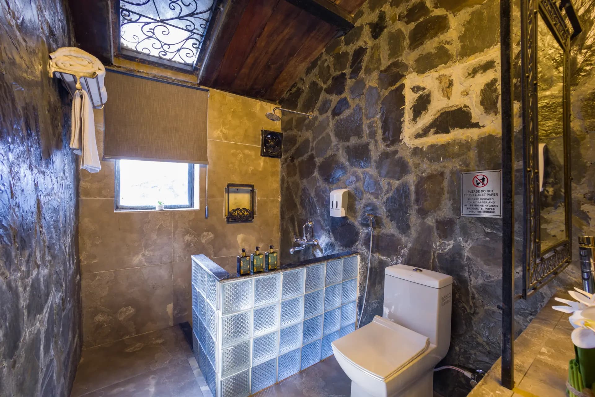 Zephyr Kumaon Cottage | Hillside Retreat With Common Pool, Gym & Restaurant - Image 42