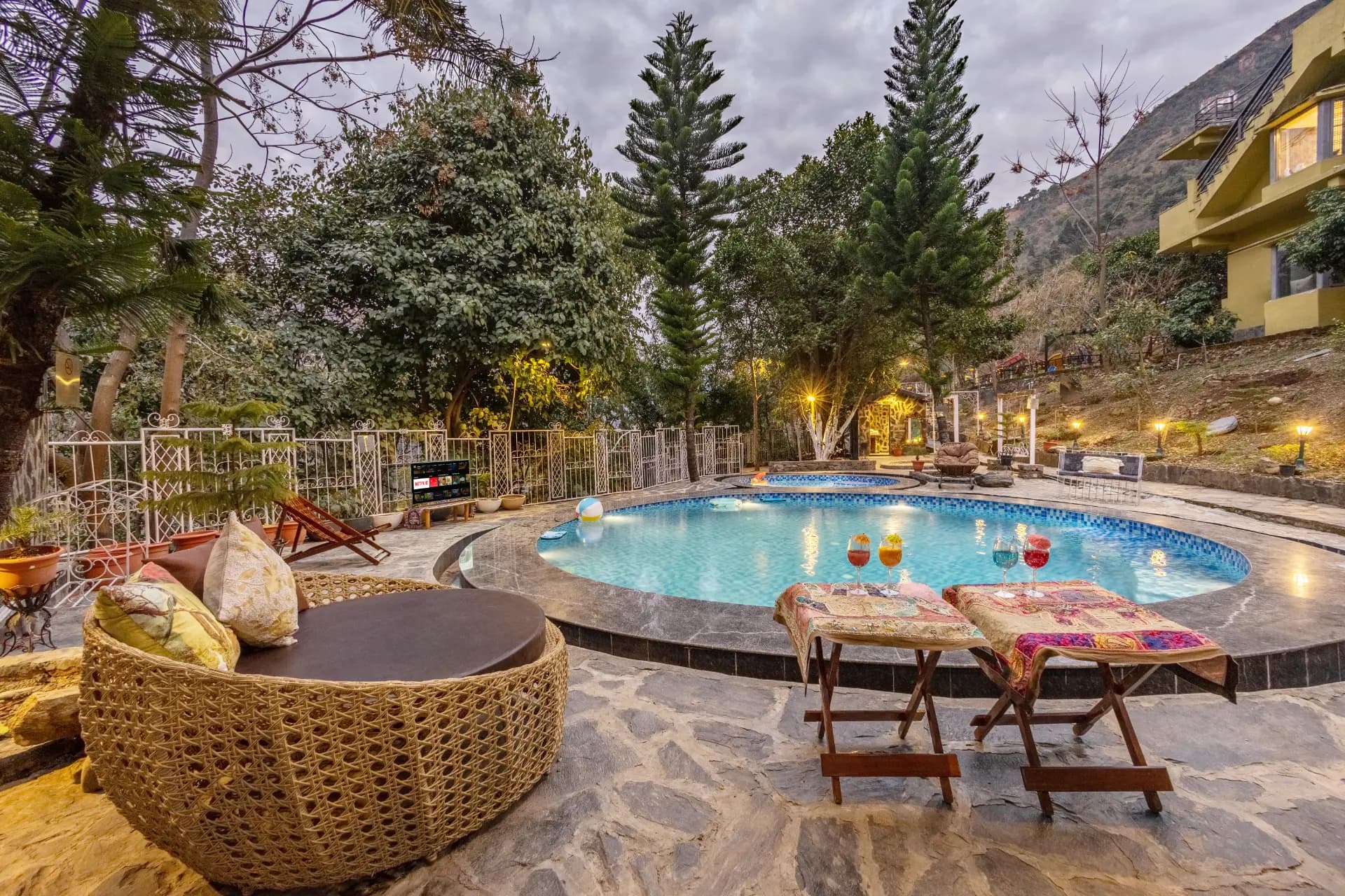 Zephyr Bliss | 1 Premium Room Featuring Shared Pool, Gym & Restaurant With Hill Views - Image 11
