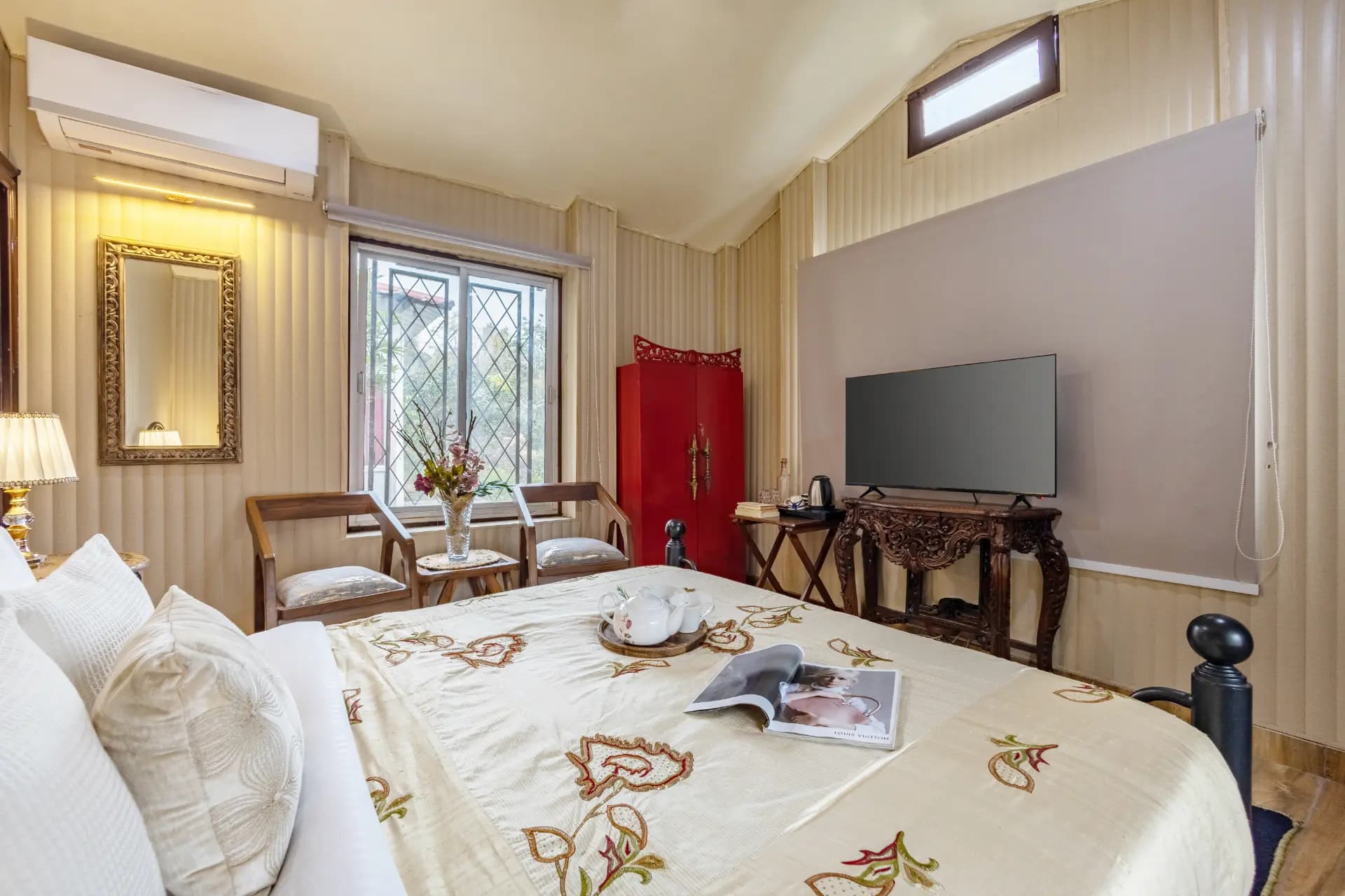 Zephyr Classic Hut | Scenic Hill Getaway With Pool, Gym & Restaurant - Image 29