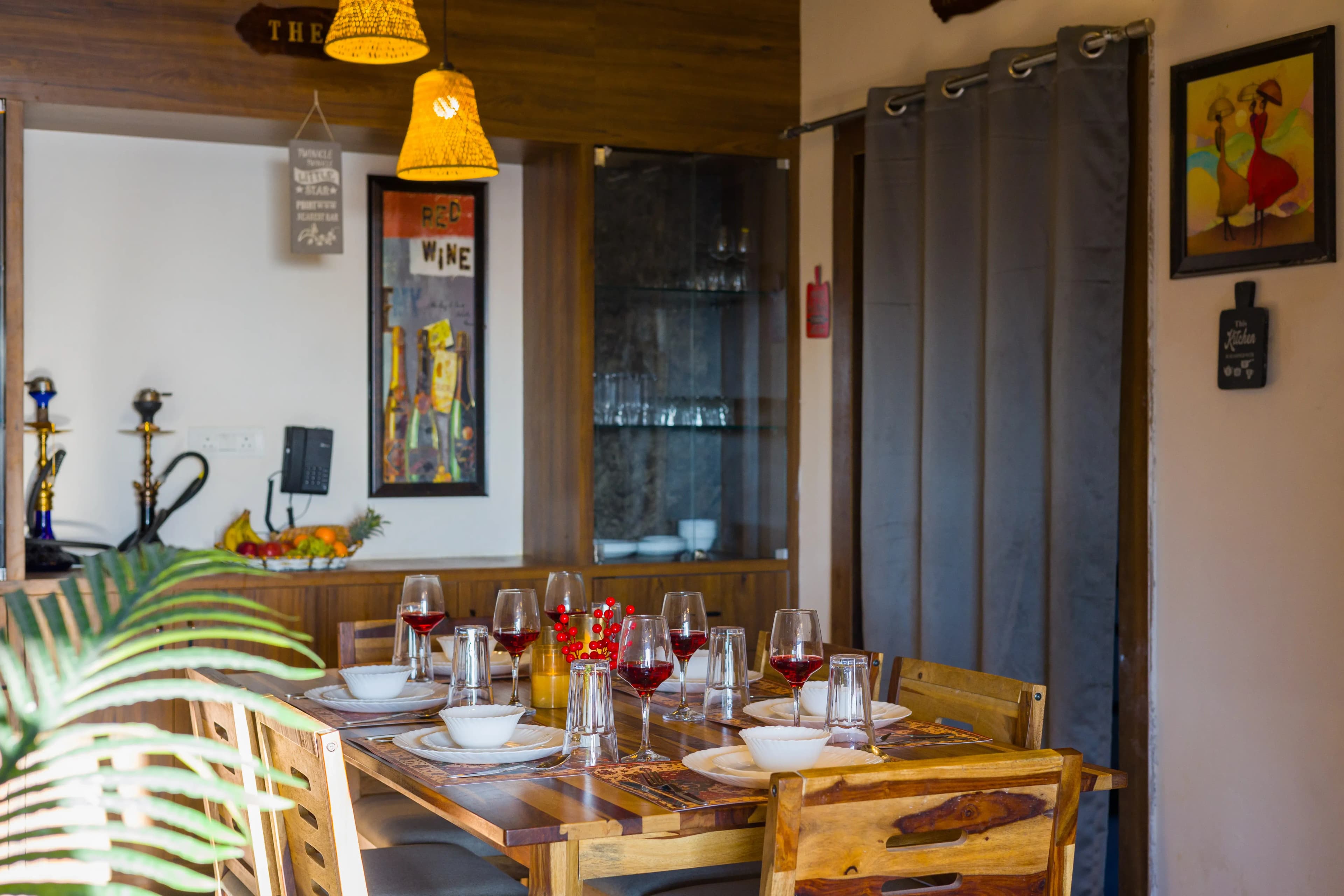 Evara | 2-BHK Pet-friendly Hideaway With Balcony, Fireplace & Views - Image 3