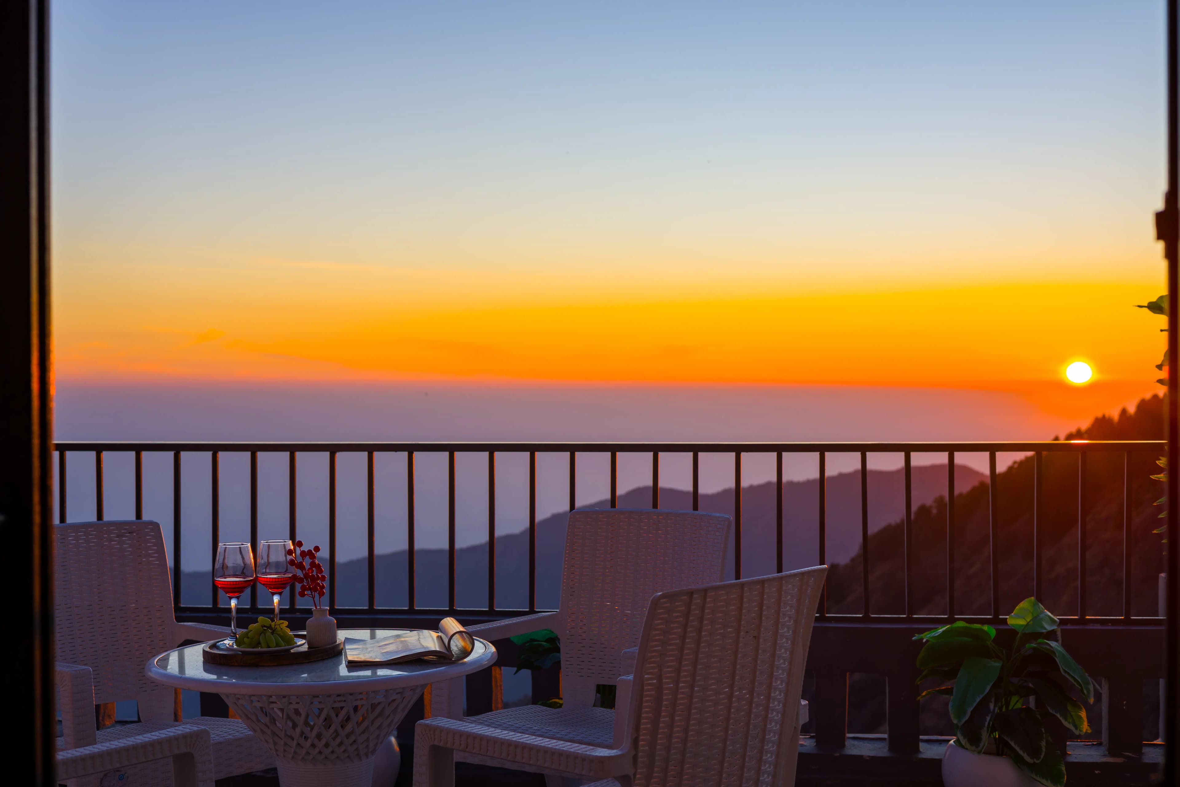 Evara | 2-BHK Pet-friendly Hideaway With Balcony, Fireplace & Views - Image 7