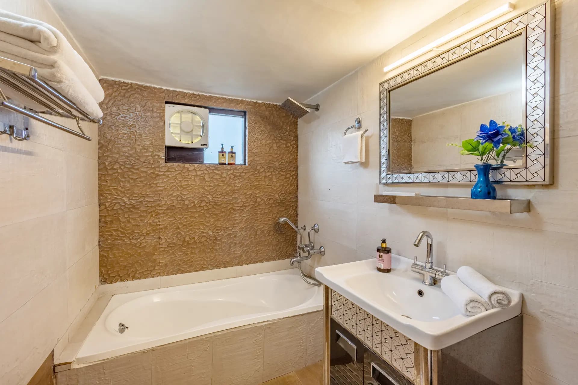 Cozy Nest | 2-BHK | Garden | Balcony | Swing | Bathtub | Bonfire Area  - Image 27