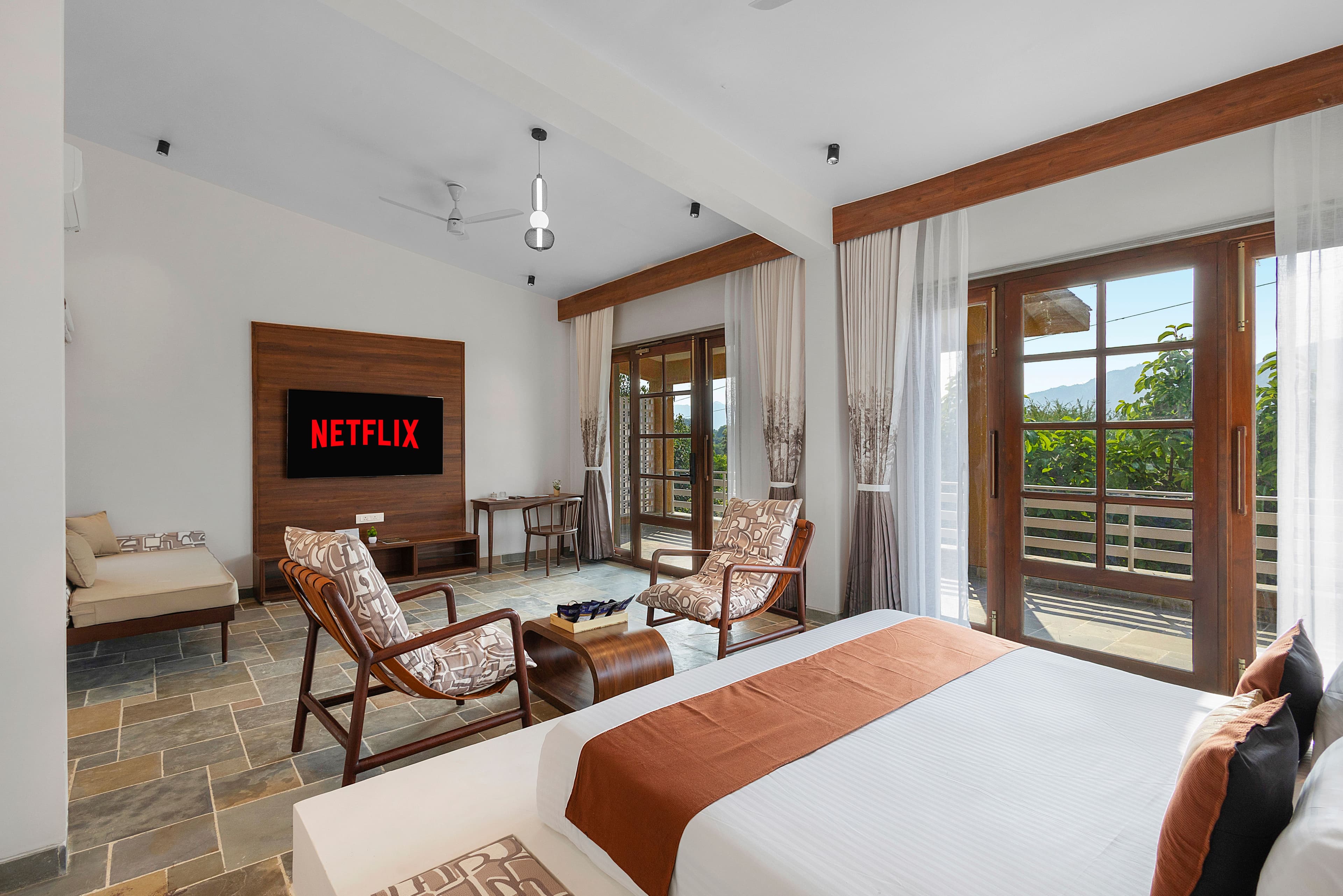 Still River Suites | 1-Room Retreat With a Bathtub, Shared Pool, Garden, Gym, Coffee House, Restro & Scenic Aravali Views - Image 15