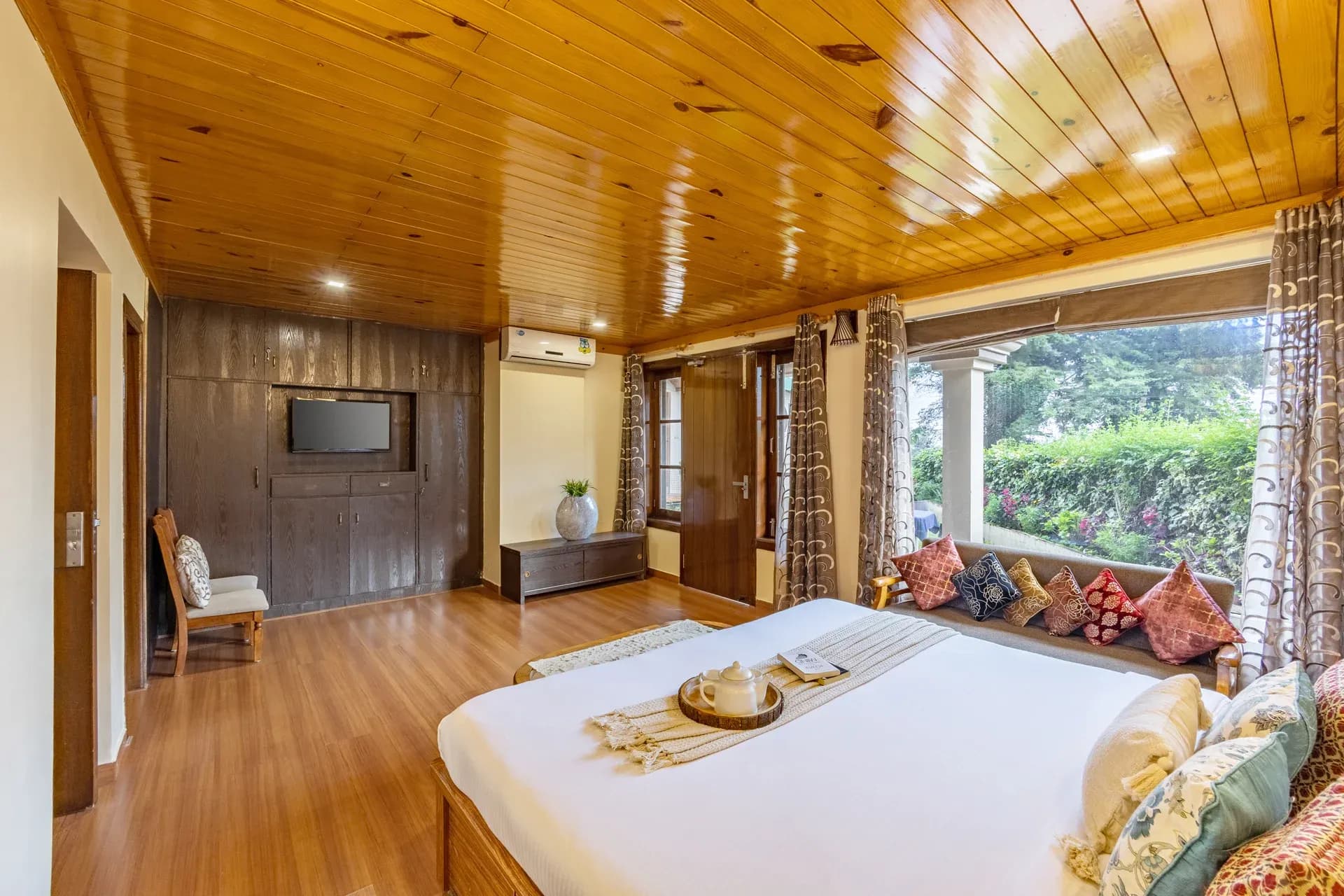 Villa Harmony | 2-BHK | Garden | Balcony | Hill view - Image 25