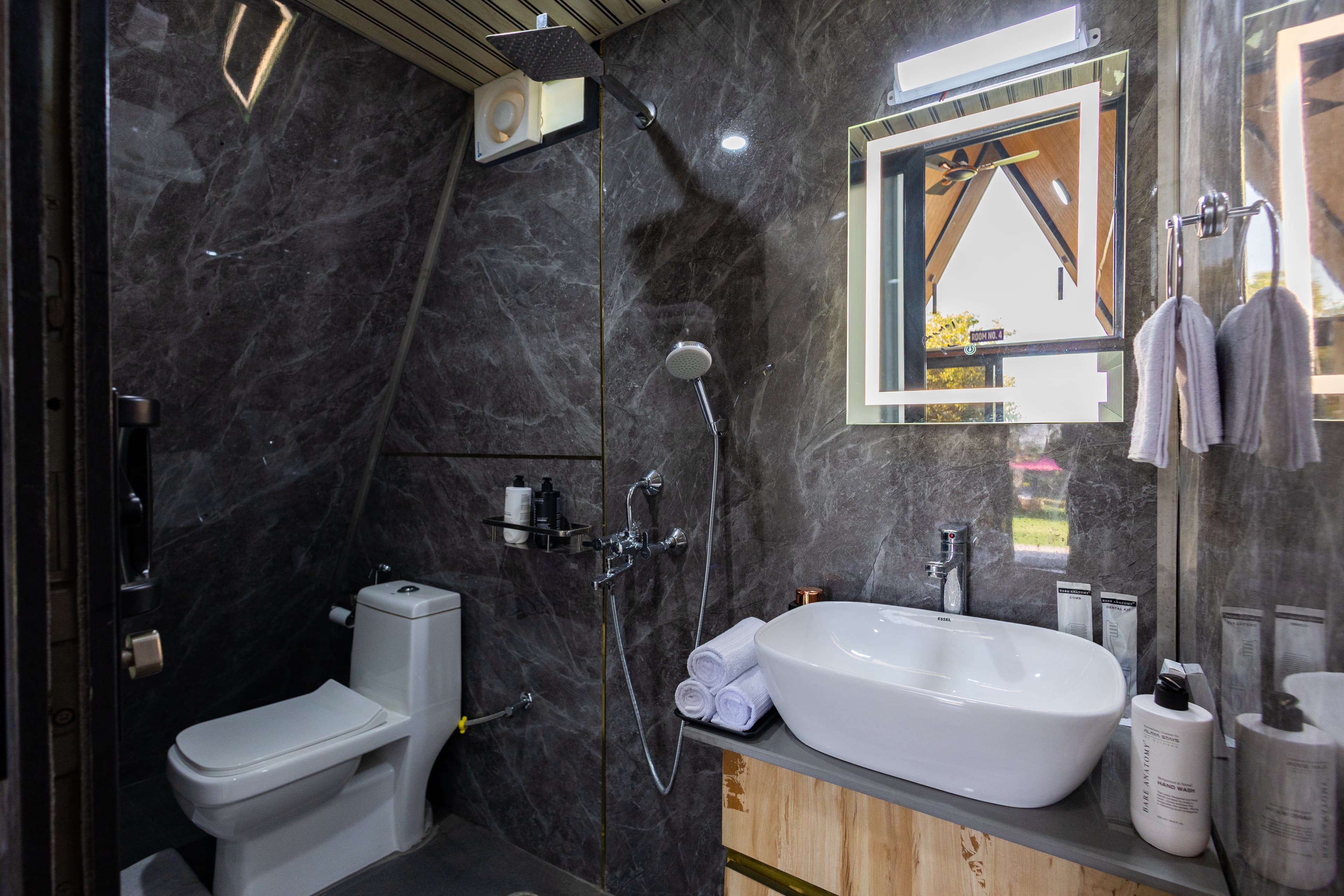 KV Ventures Fable | Cottage with Shared Pool, Gazebo and Garden |  Pet-friendly - Image 12