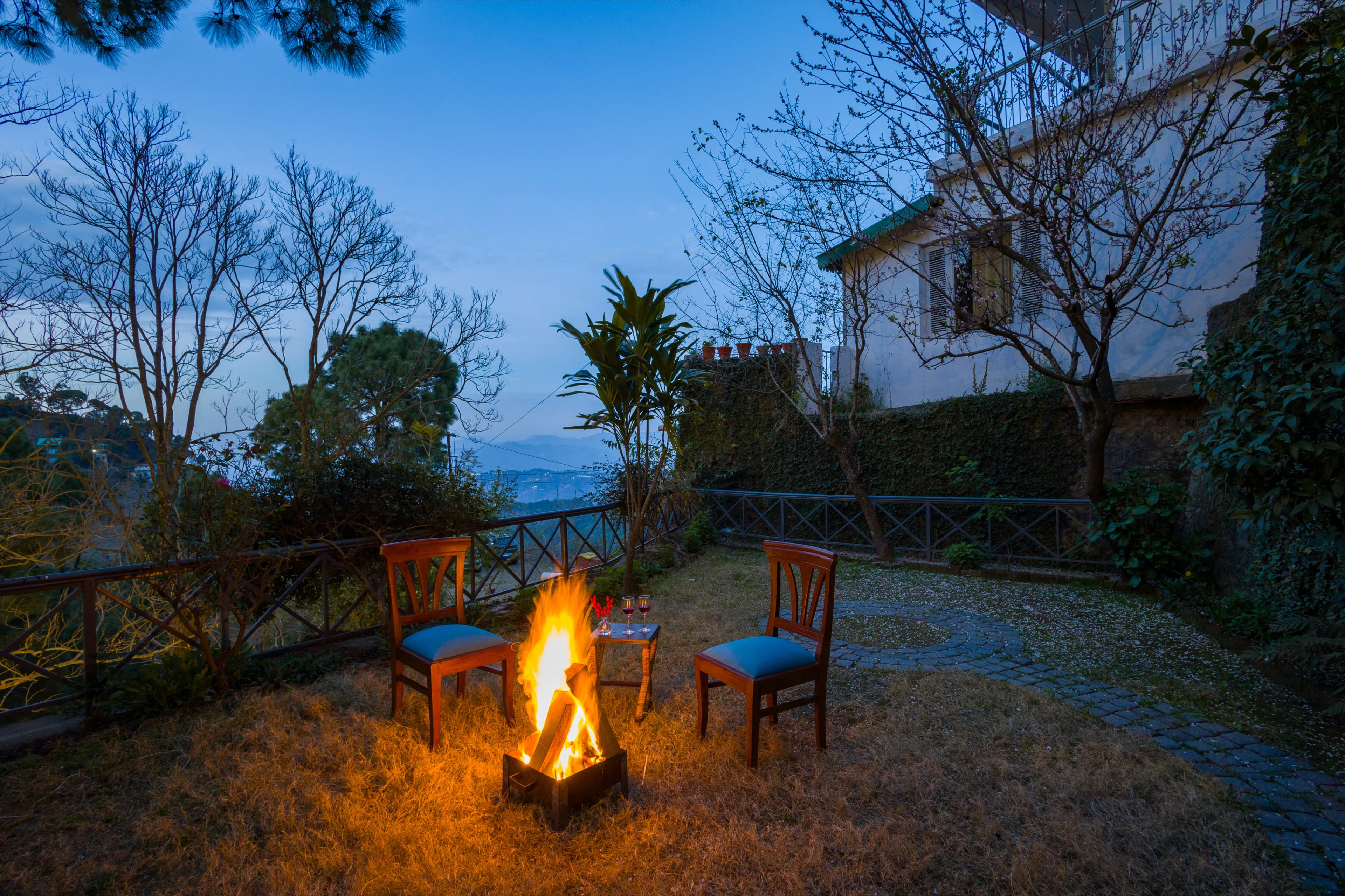 Mehar Villa | 3-BHK Hillside Retreat With Garden & Scenic Views - Image 2