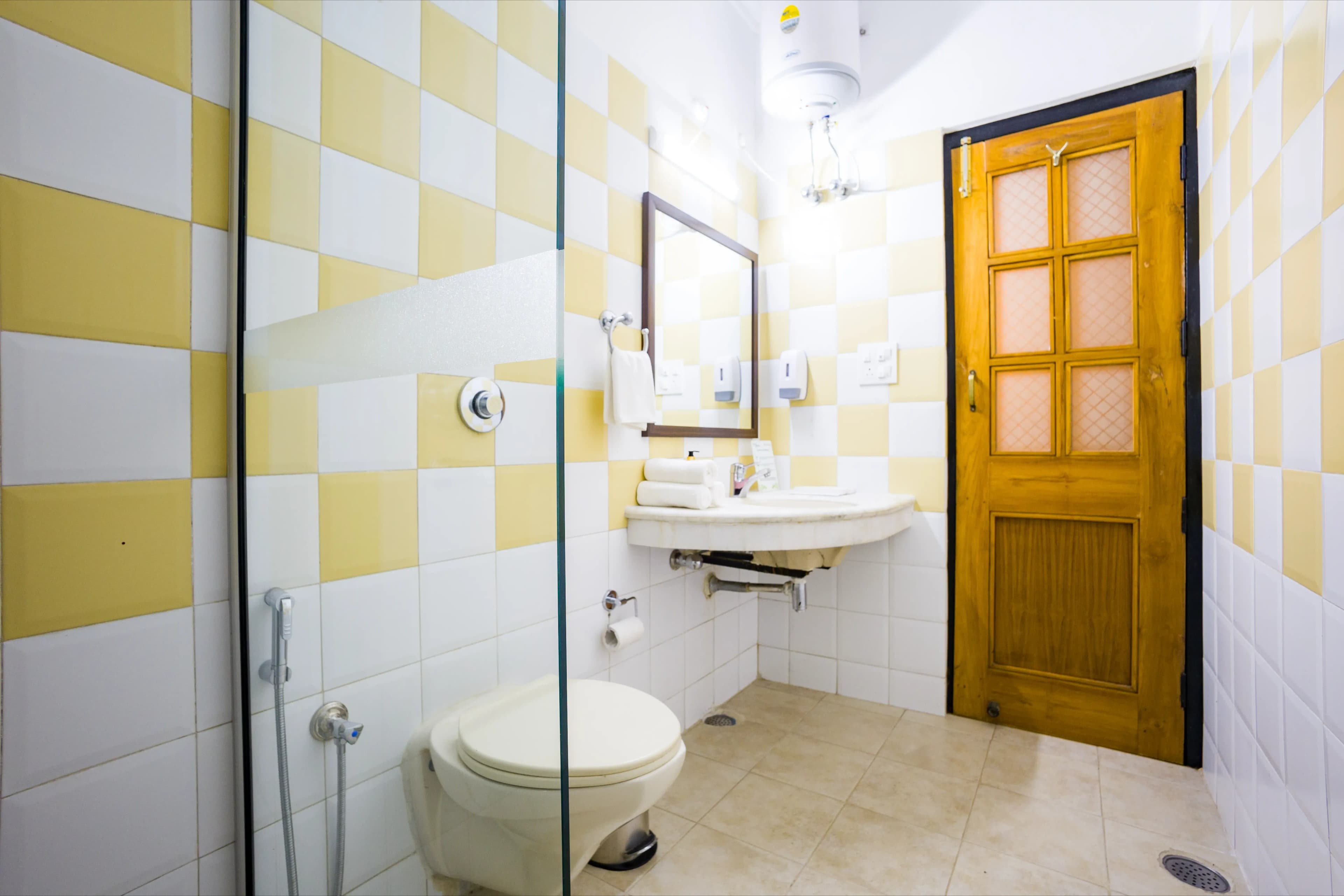 Mehar Villa | 3-BHK Hillside Retreat With Garden & Scenic Views - Image 18