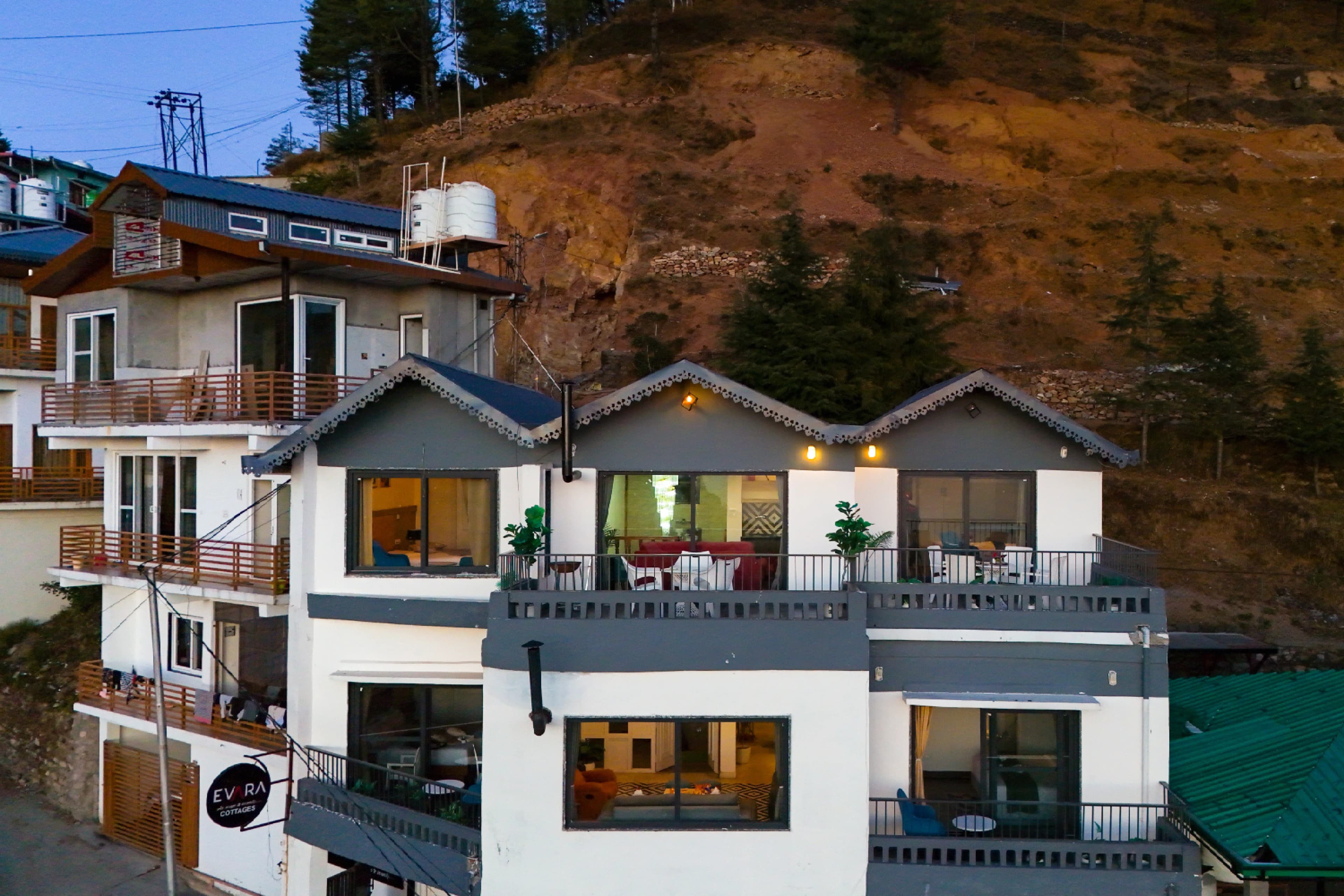 Evara | 2-BHK Pet-friendly Hideaway With Balcony, Fireplace & Views - Image 26