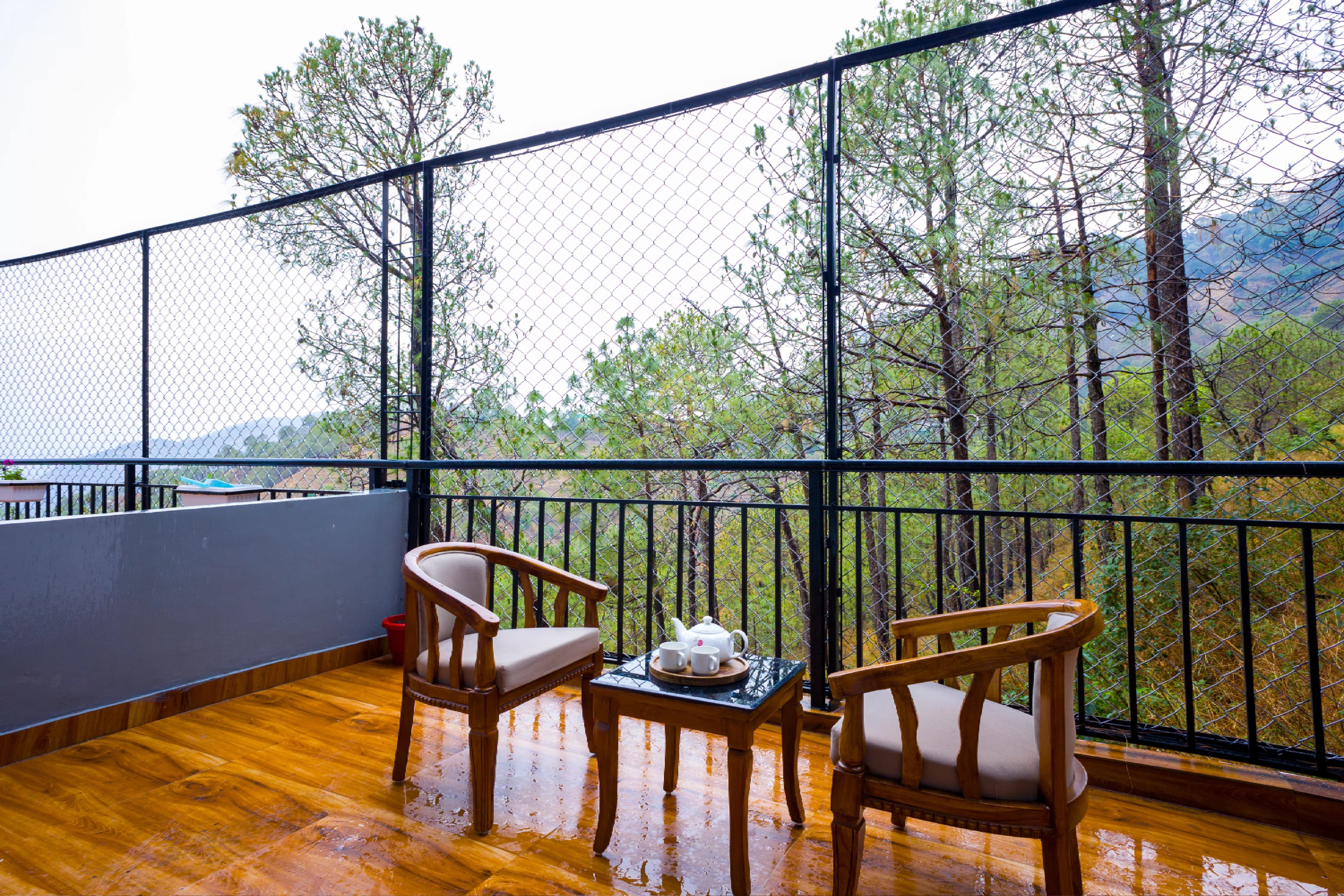 Archee’s Villa | Pet-friendly 6-BHK property with gaming zone, attic, open dining and 360° mountain views - Image 16