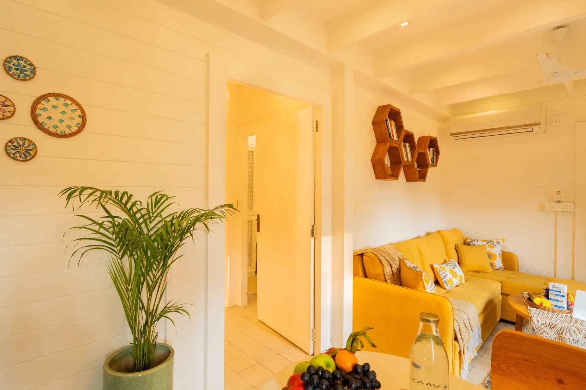 House of Neptune | 1-BHK Cottage | 10 mtrs from Ashwem Beach - Image 8