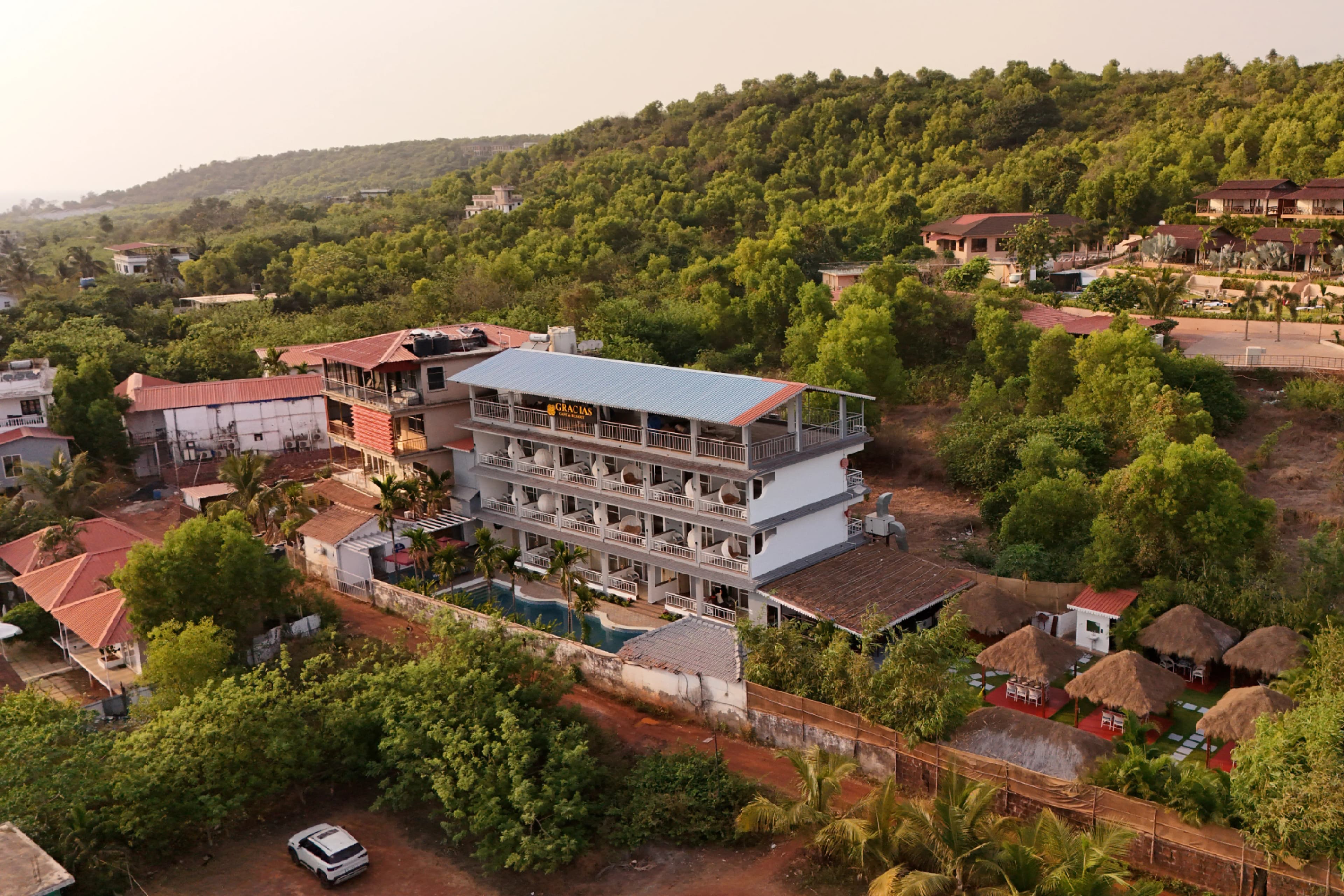 Gracias Bleu | 1-Room Retreat With Sea Views, Common Pool, & Restro Close to Ashwem Beach - Image 2