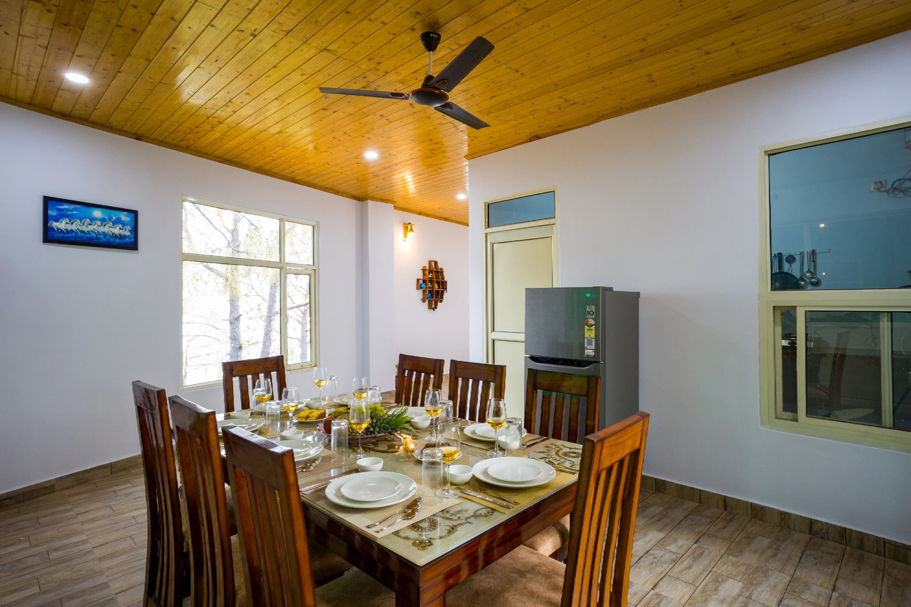 Archee’s Villa | Pet-friendly 6-BHK property with gaming zone, attic, open dining and 360° mountain views - Image 7