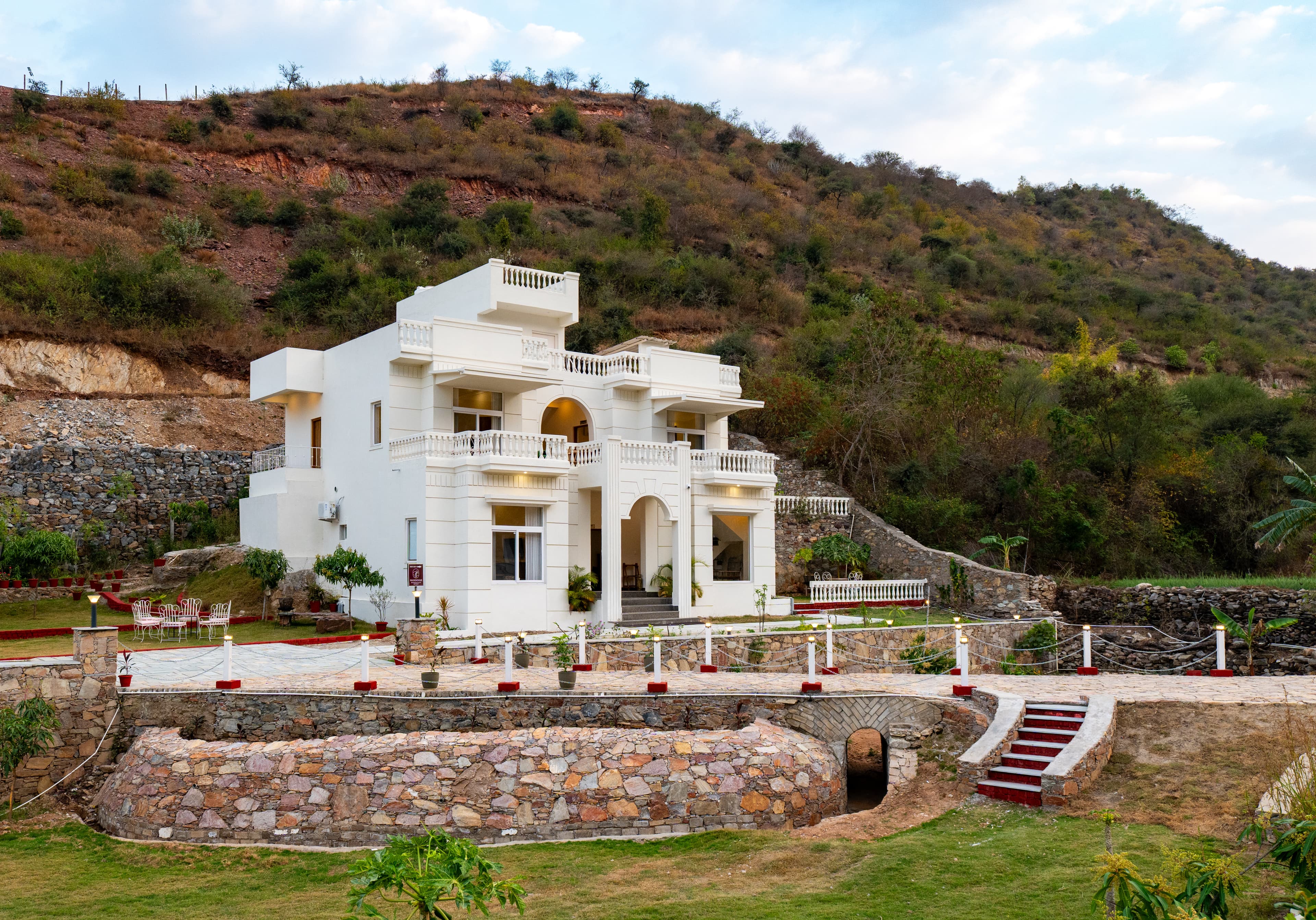 Mandovar Mountain Valley Retreat | 4 Room Pet-friendly Suite In a Private Estate with Shared Pool, Garden, Restaurant & Hill Views - Image 1