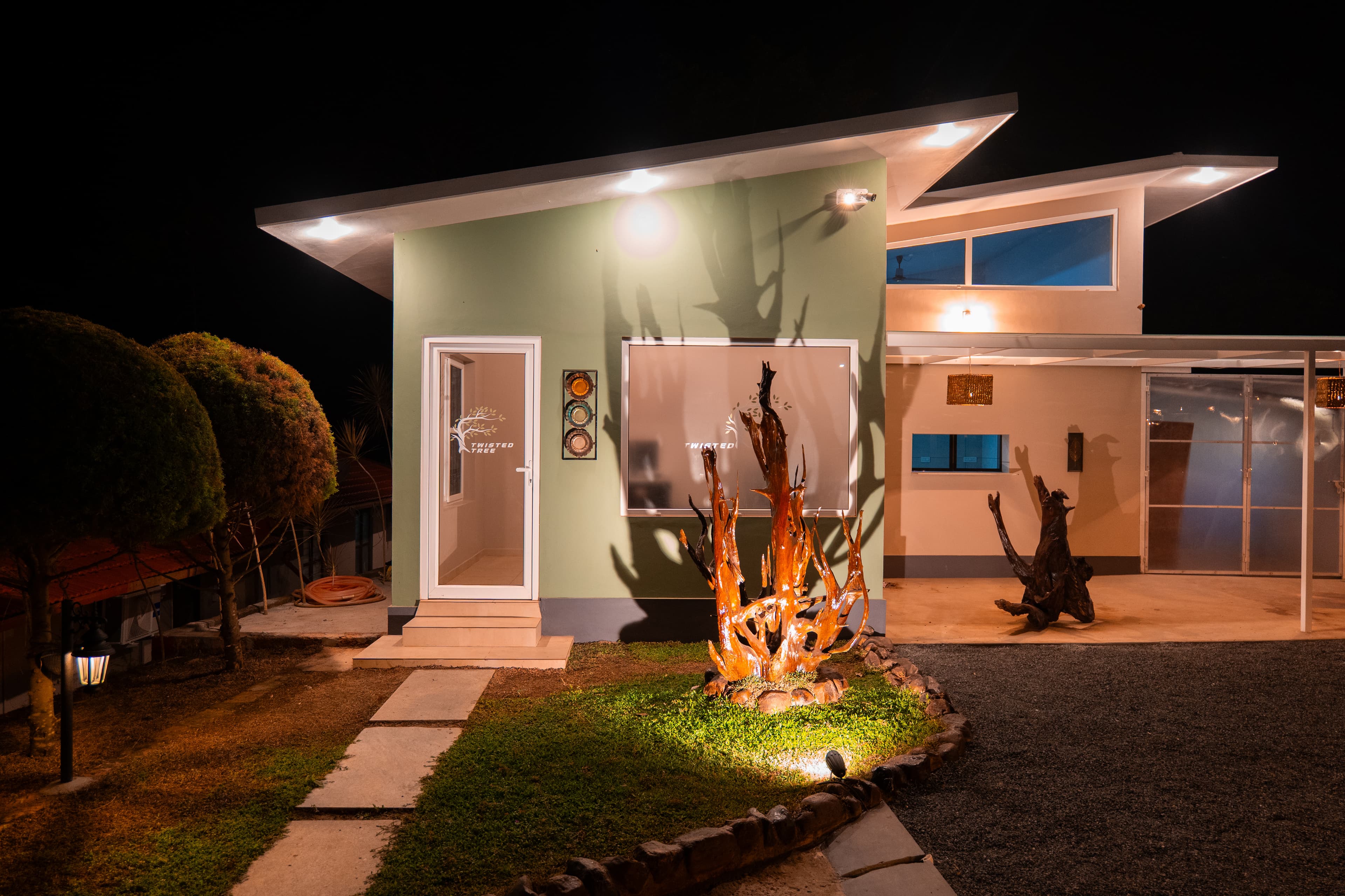 Twisted Tree Another | 1-Premium Room With Private Sit Out & Shared Pool - Image 32