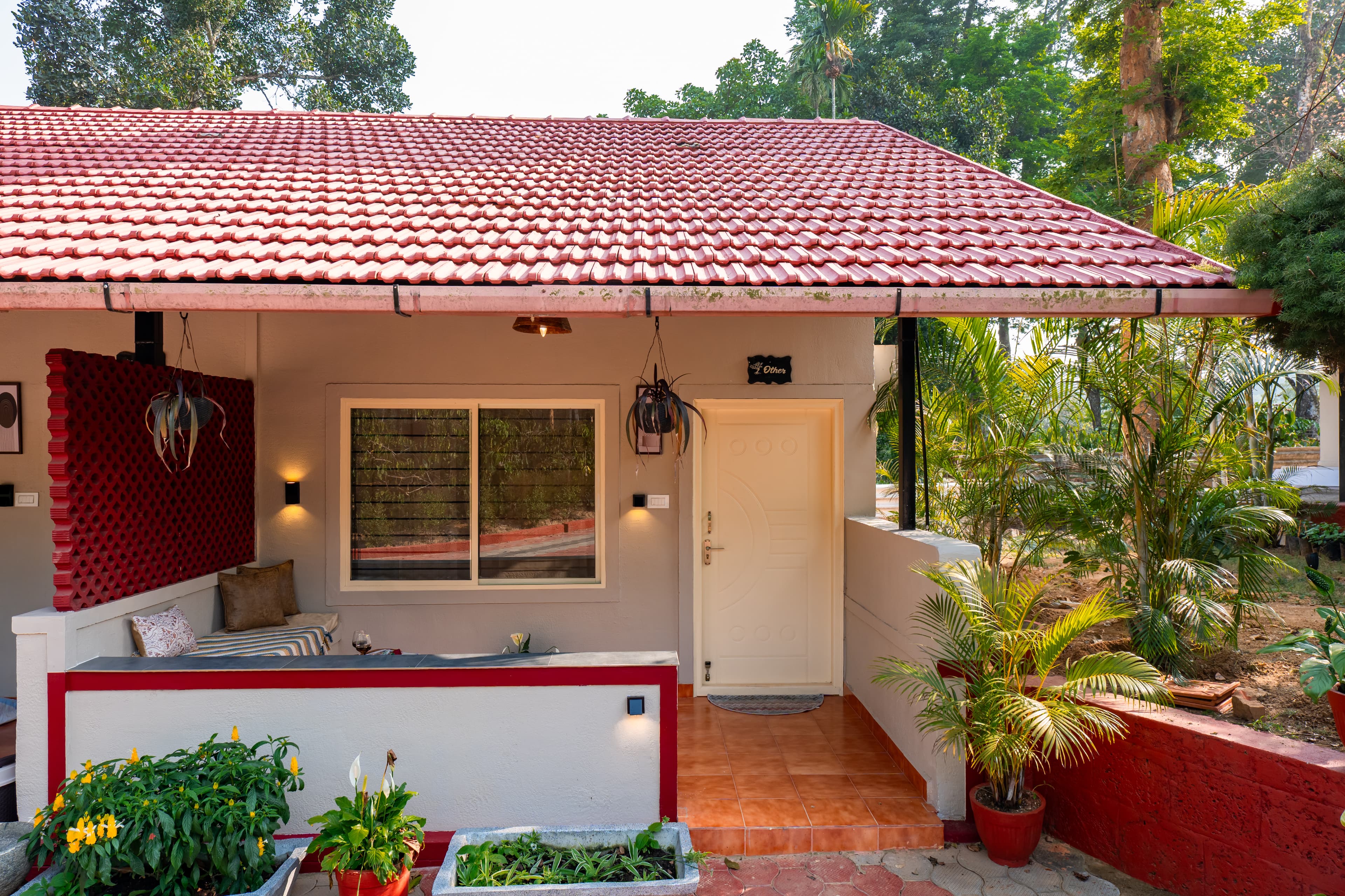 Twisted Tree | 1- Room Suite with Shared Pool & Restaurant - Image 21