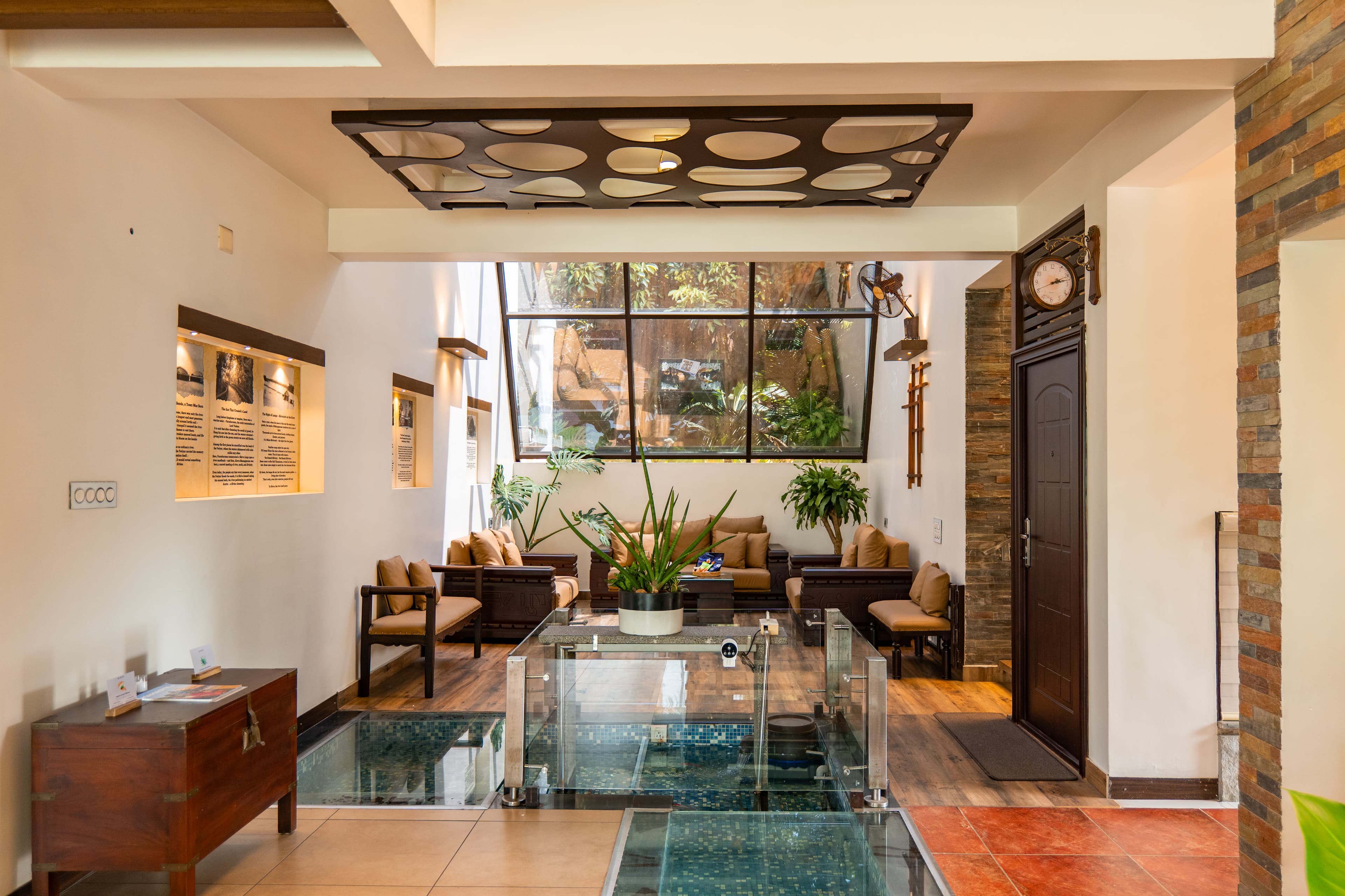Glass River Retreat | 4-BHK Riverside Getaway with Private Pool, Lakeside Sit-Out & Lounge Area Near Aluva Railway & Metro Station - Image 9