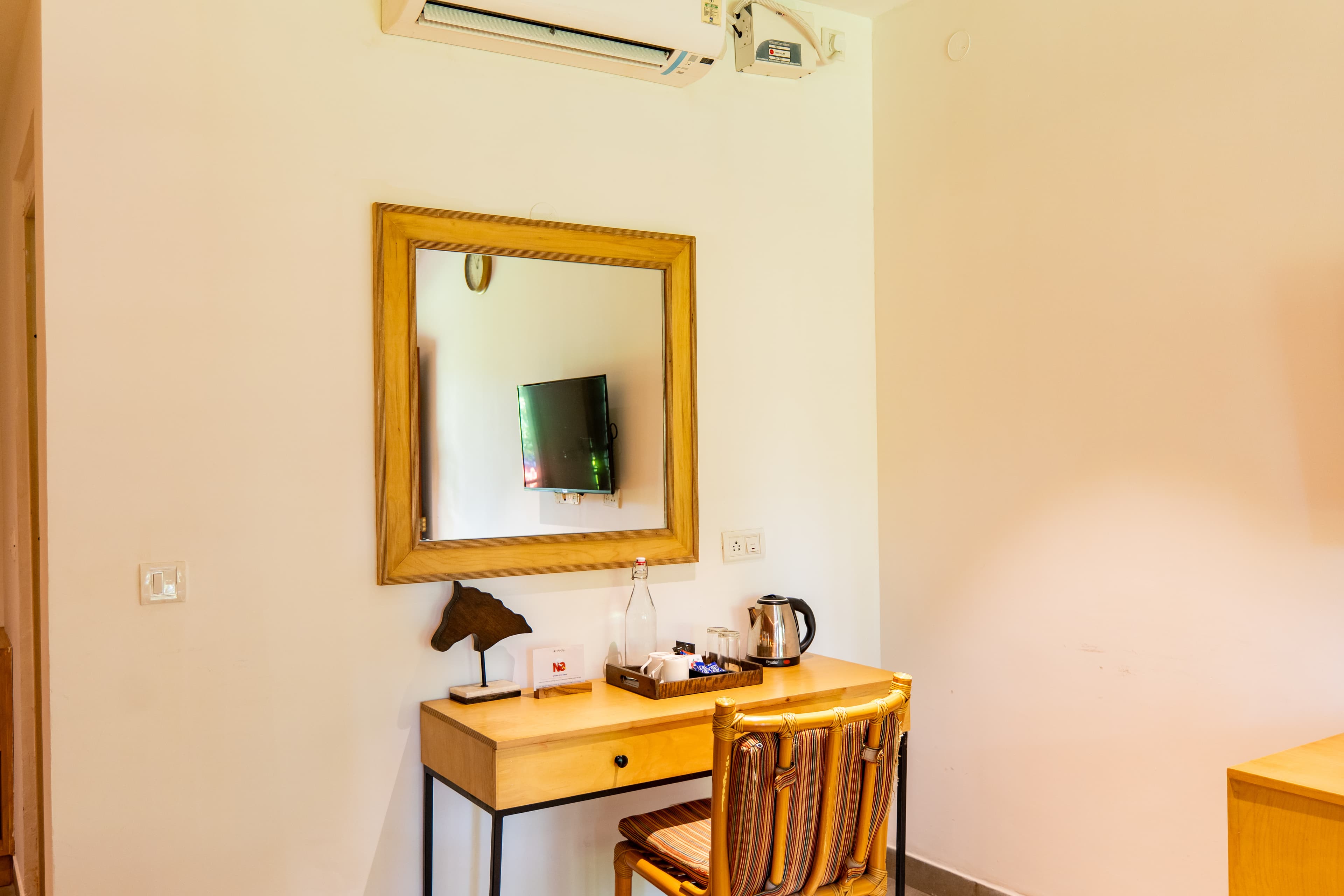 Avocado Cottages Executive Room | Pet-friendly Stay With Private Patio & Common Garden Amid Avocado & Coffee Estate Plantation - Image 8