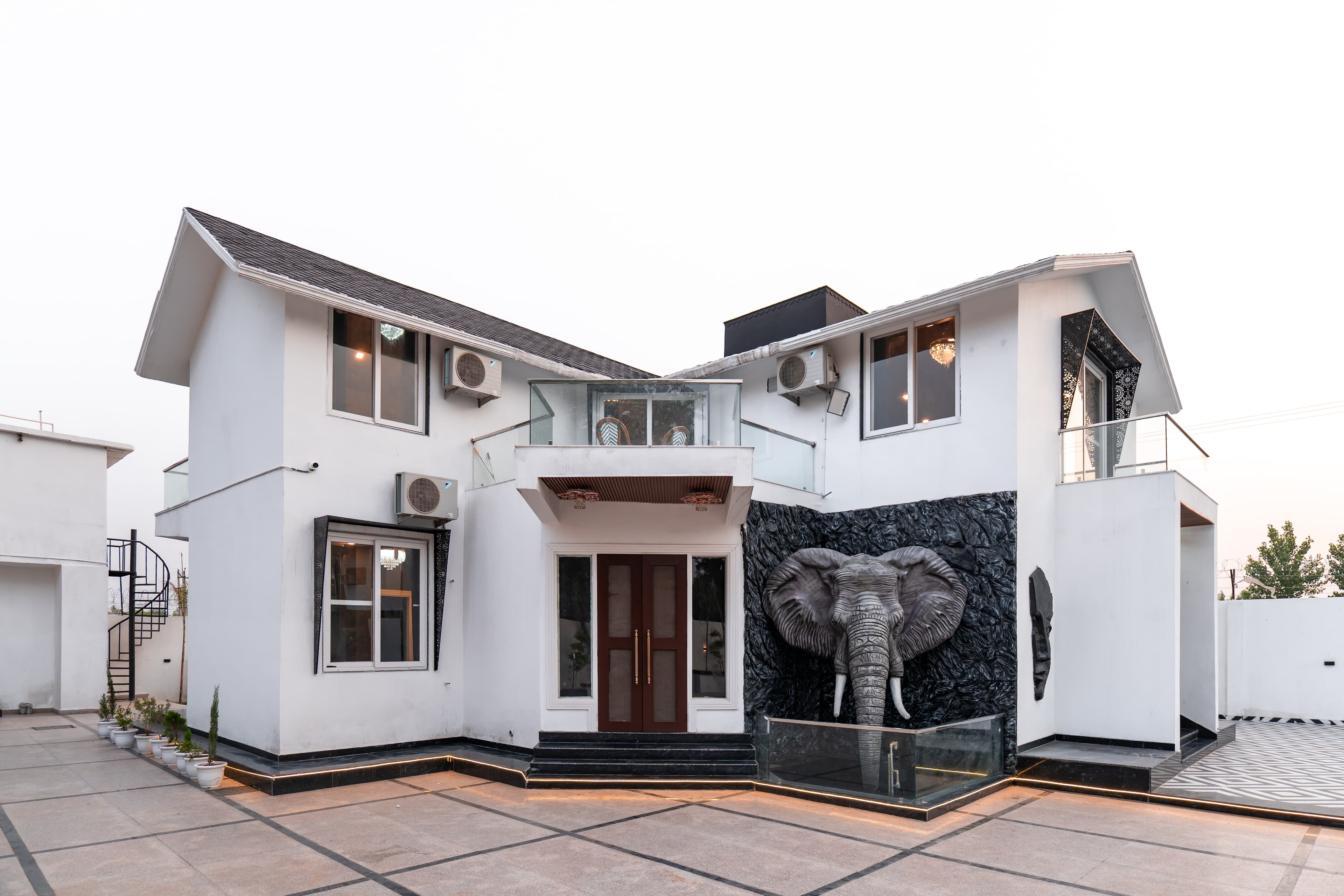Raj Farm | 3-BHK Villa with Private Pool, Kid’s Room and An Outhouse - Image 32