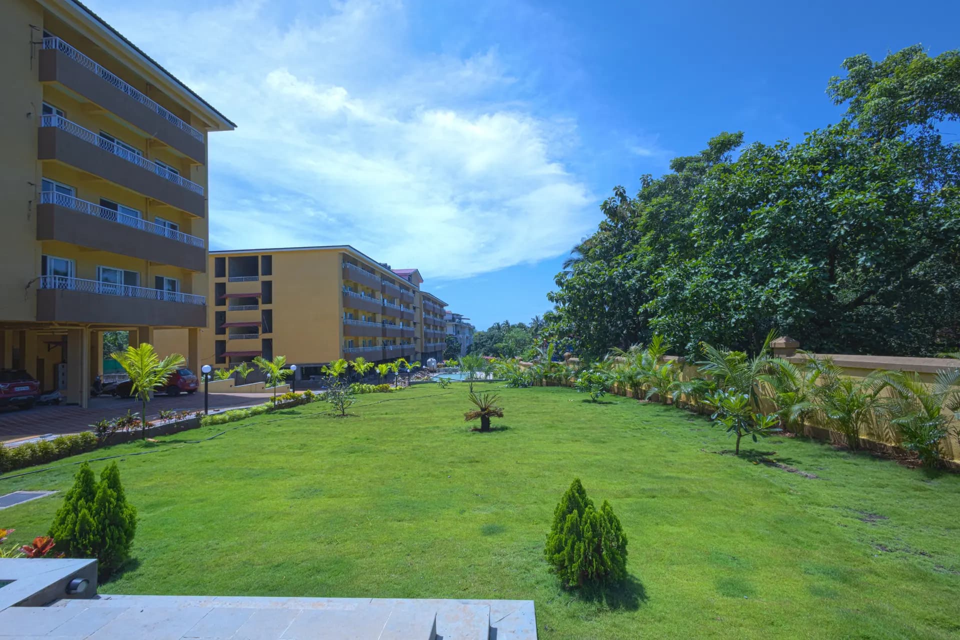 Veera Marina | Charming 3-BHK Apt Near Candolim Beach With Common Pools & Lift  - Image 5