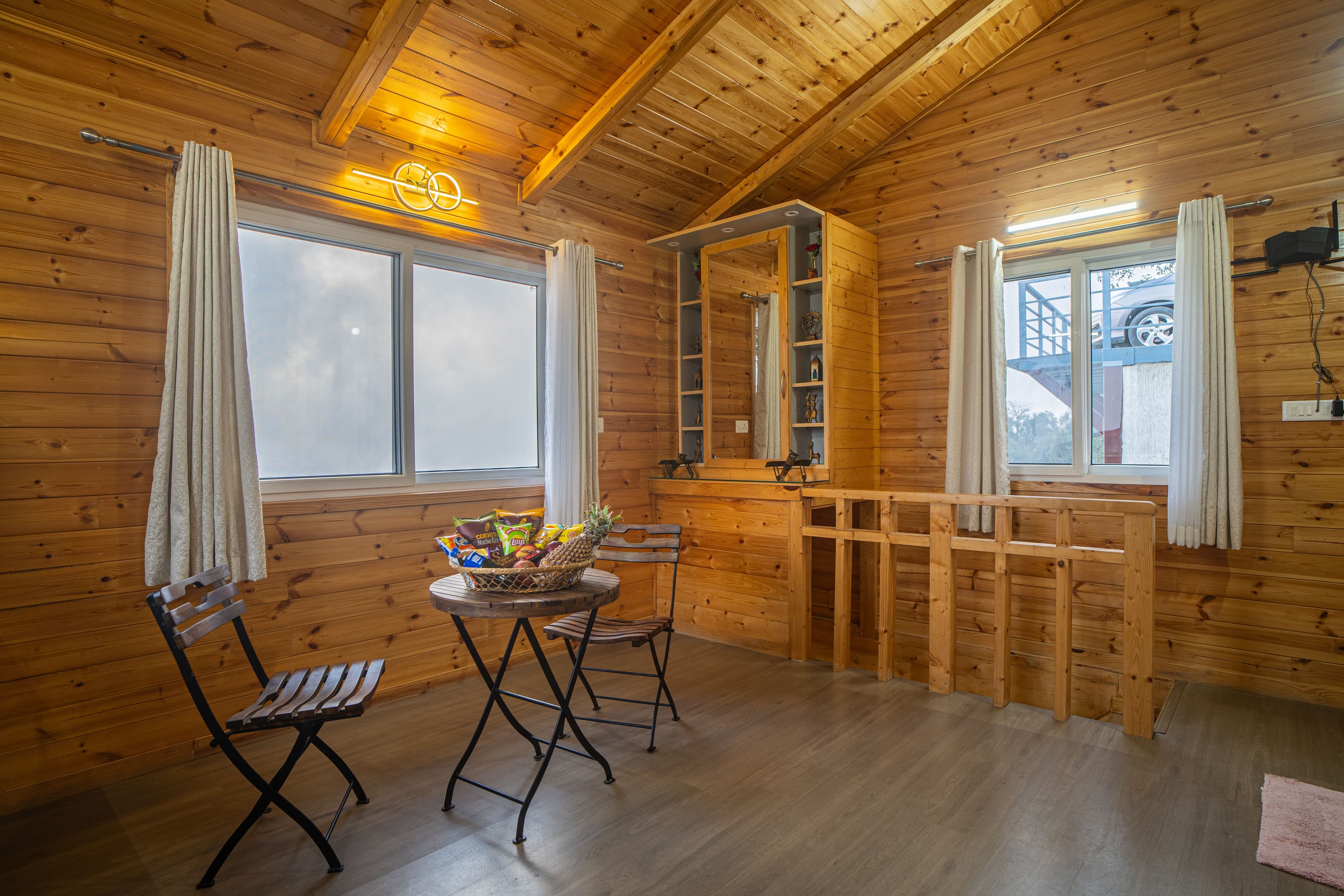 The Urban Escape Harmony | 1 Family Cottage | Hillside Duplex With Scenic Views - Image 11