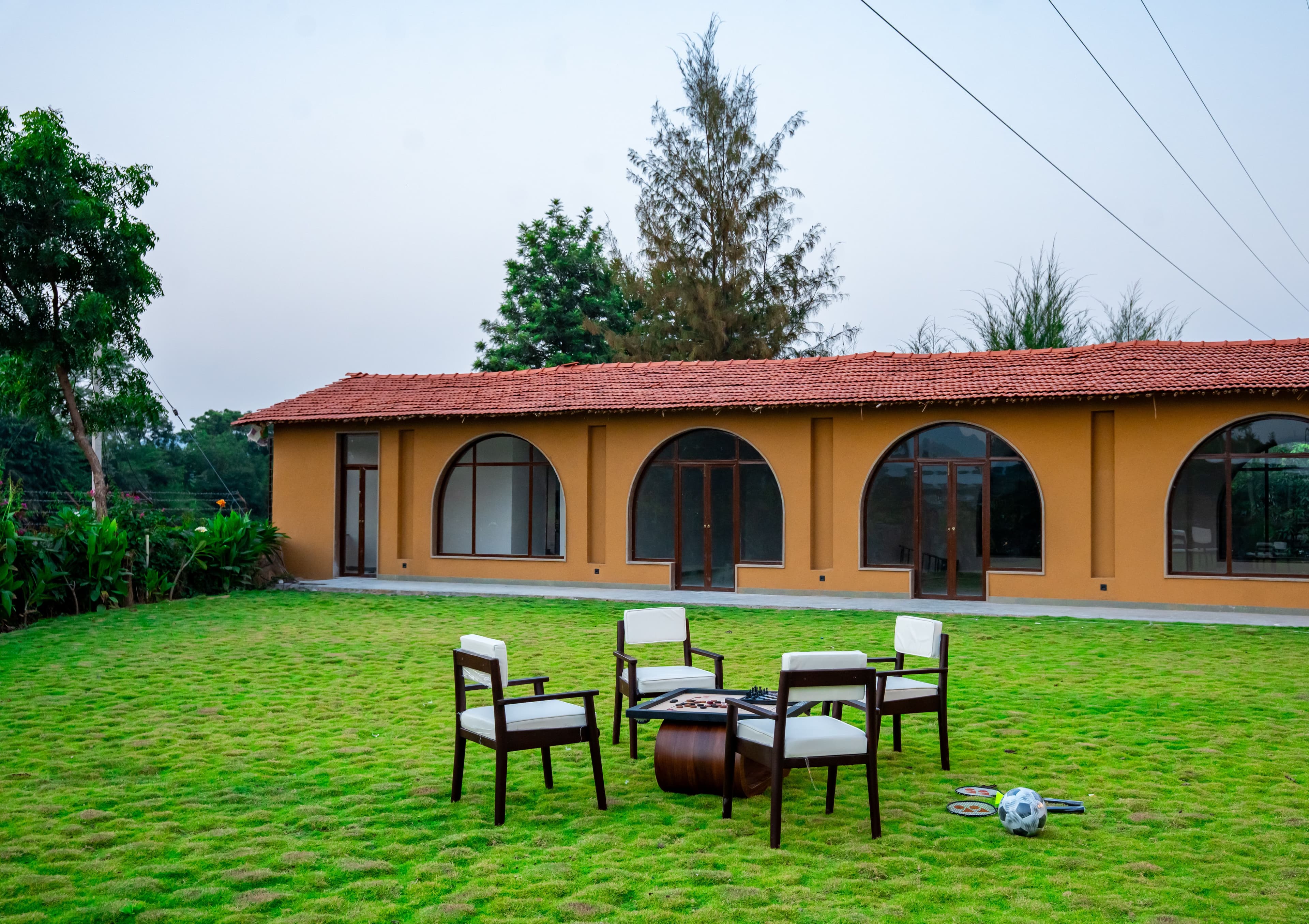 Still River Suites | 1-Room Retreat With a Bathtub, Shared Pool, Garden, Gym, Coffee House, Restro & Scenic Aravali Views - Image 7