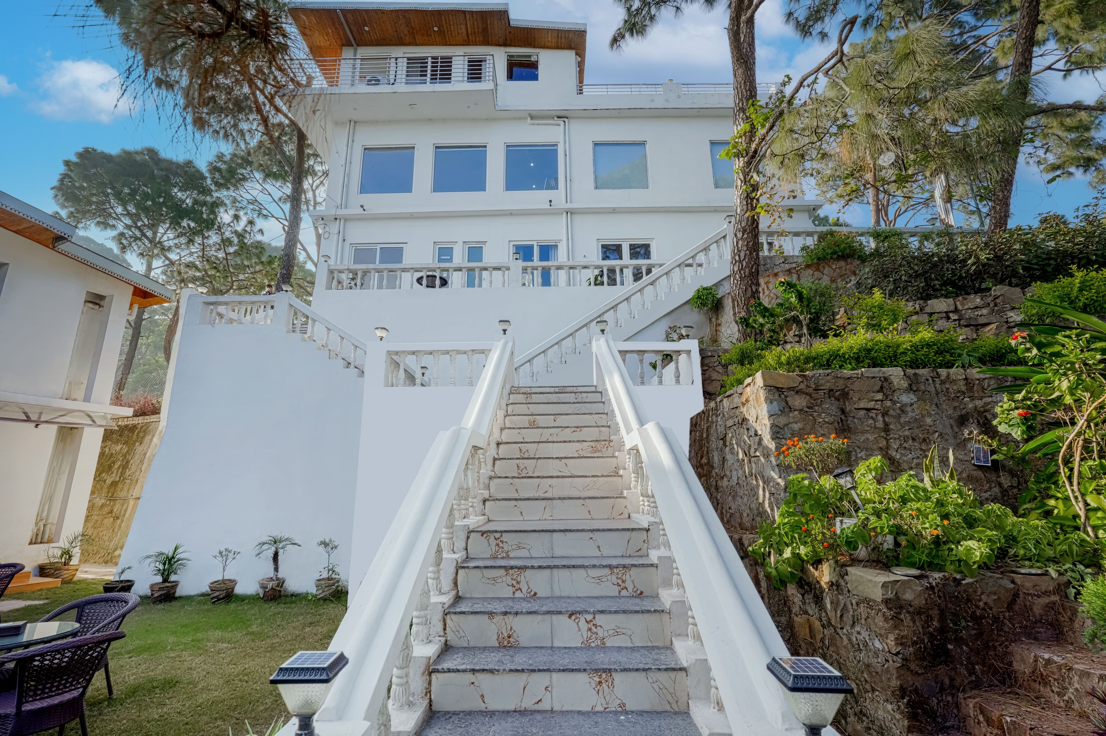 Stars and WindSongs Peaks | Garden Suite with Shared Pool, Garden, Game Zone, Restaurant, & Views | Pet-friendly - Image 44