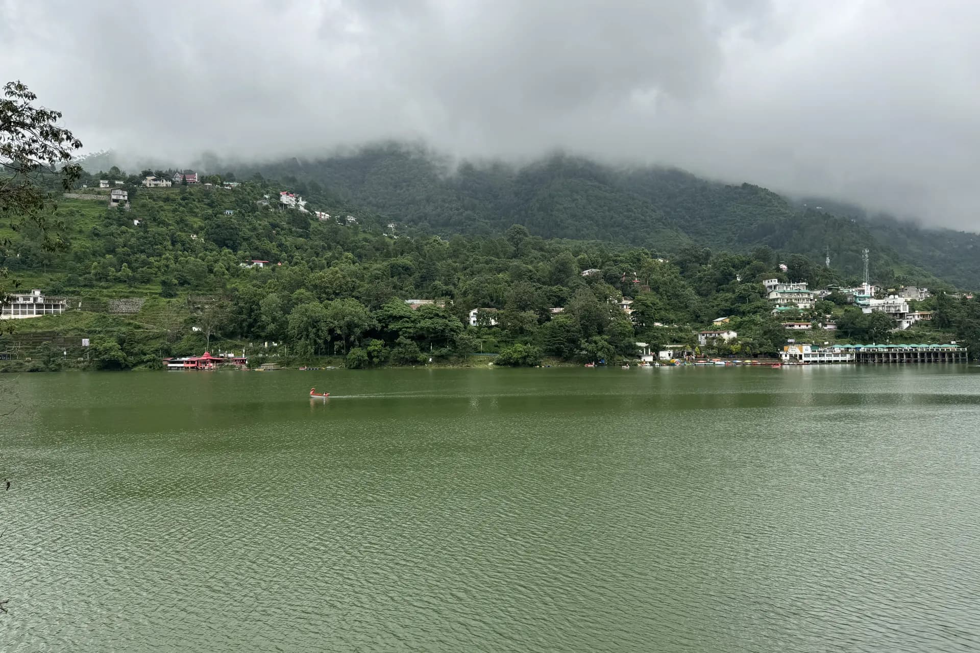 Irayna | 4-BHK | Garden & Lake View | Studio Room - Image 27