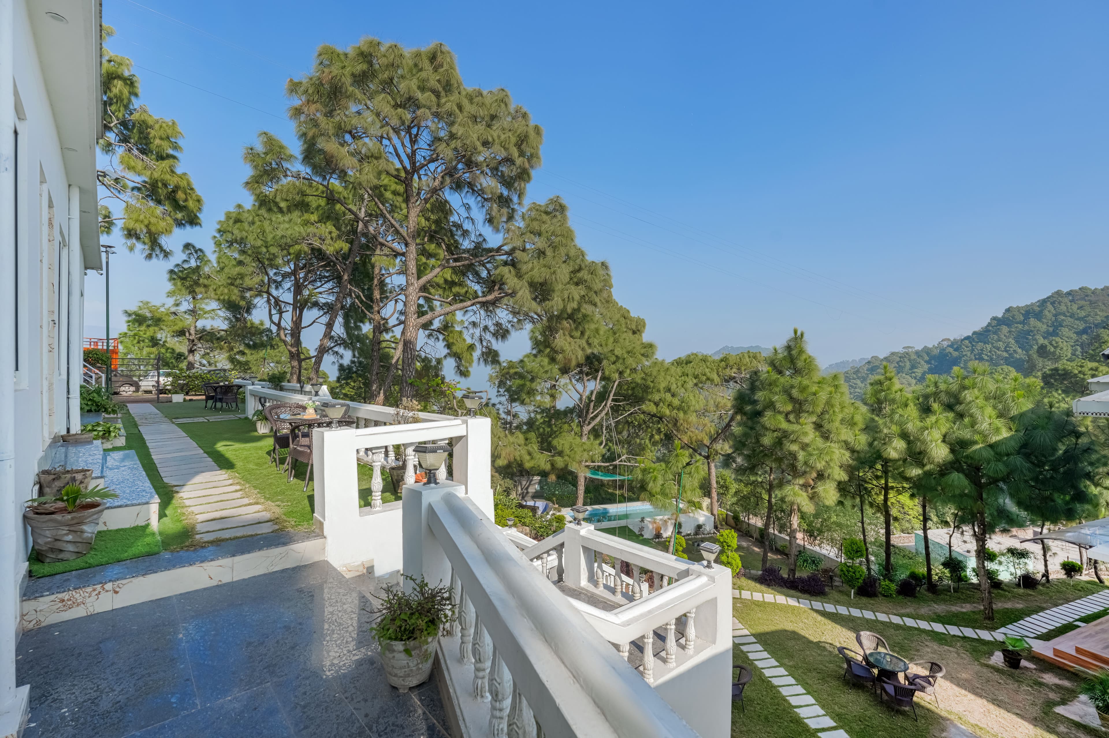 Stars and WindSongs Peaks | Garden Suite with Shared Pool, Garden, Game Zone, Restaurant, & Views | Pet-friendly - Image 41