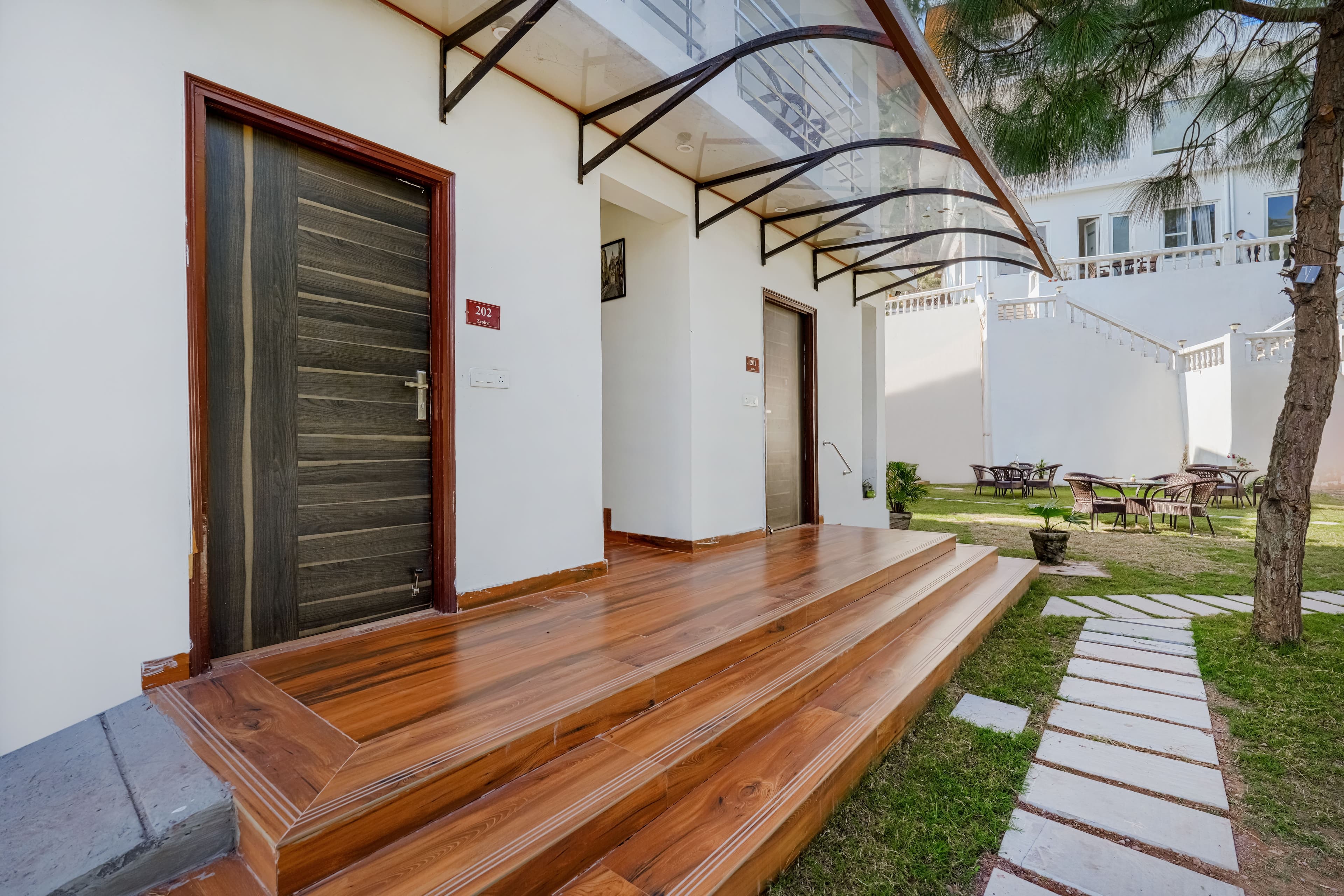 Stars and WindSongs Peaks | Garden Suite with Shared Pool, Garden, Game Zone, Restaurant, & Views | Pet-friendly - Image 40