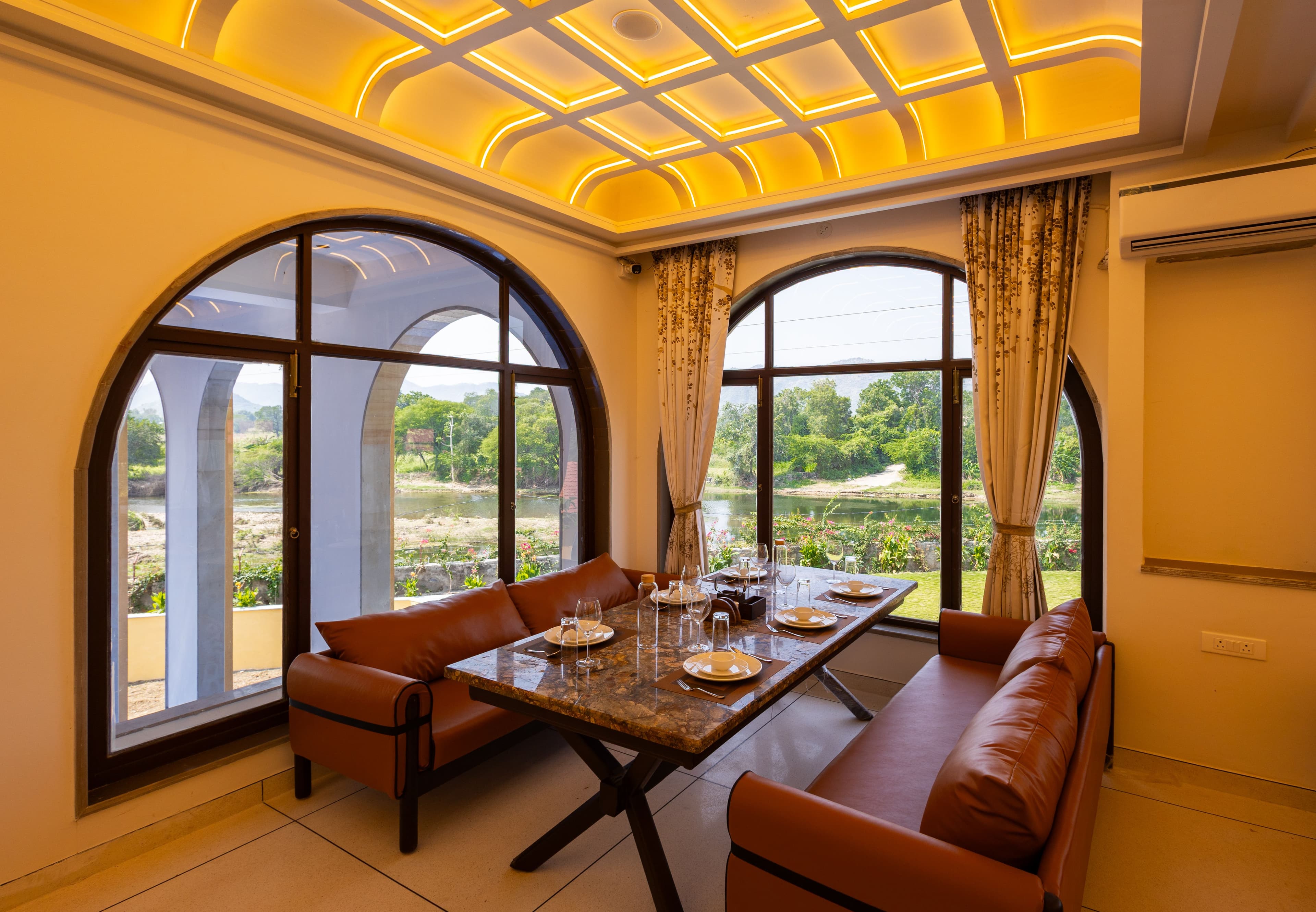 Still River Suites | 1-Room Retreat With a Bathtub, Shared Pool, Garden, Gym, Coffee House, Restro & Scenic Aravali Views - Image 25