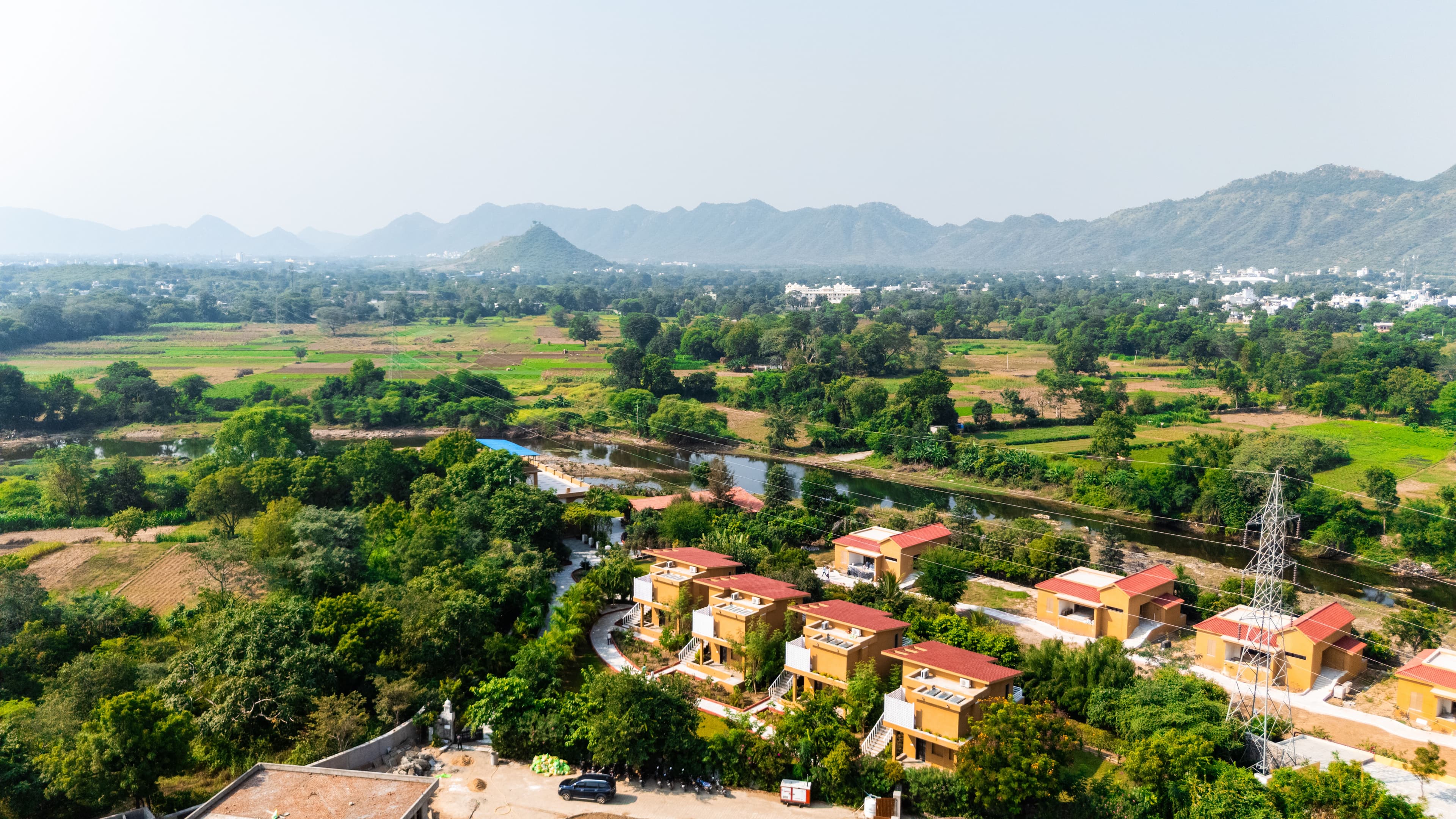 Still River Suites | 1-Room Retreat With a Bathtub, Shared Pool, Garden, Gym, Coffee House, Restro & Scenic Aravali Views - Image 6