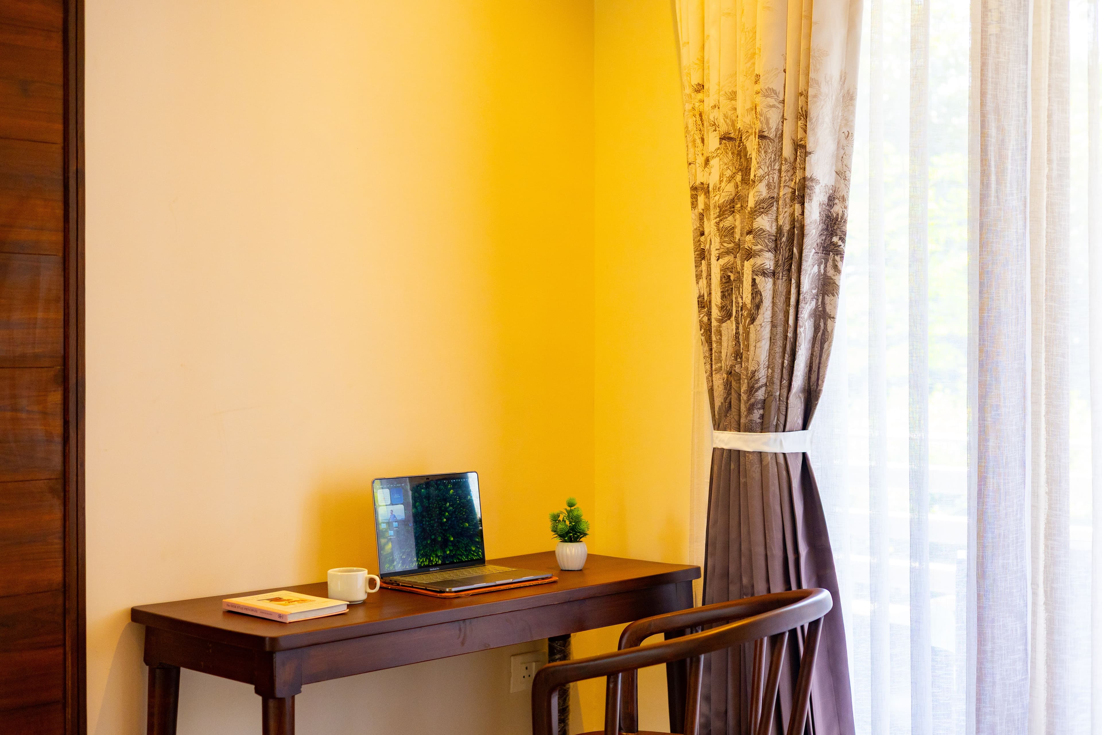 Still River Suites | 1-Room Retreat With a Bathtub, Shared Pool, Garden, Gym, Coffee House, Restro & Scenic Aravali Views - Image 19