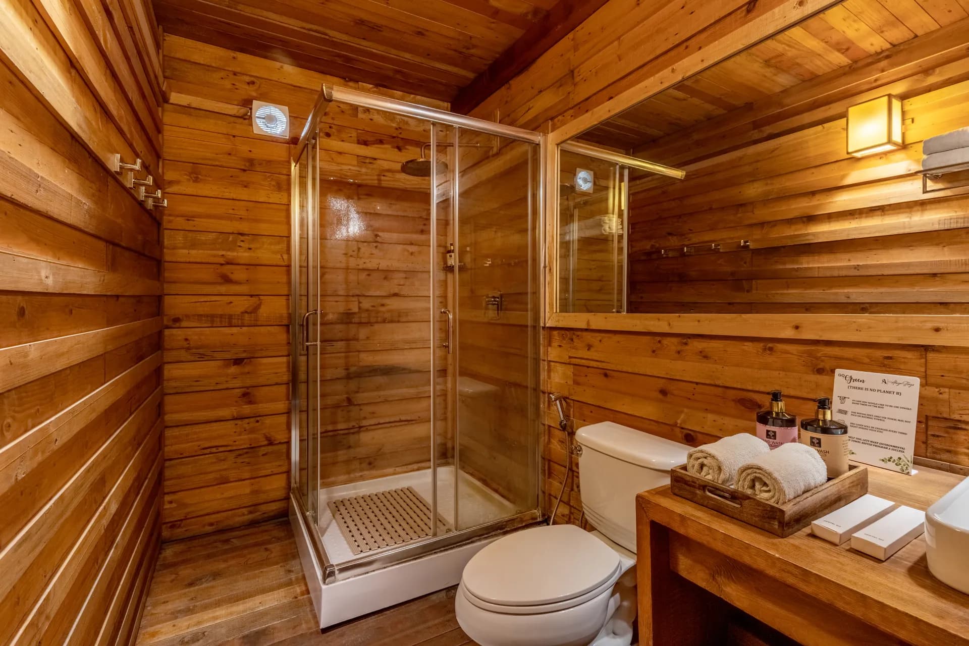 Suro Woodcrest Chalet | Pet-friendly Stay With Loft, Restaurant & Outdoor Seating - Image 20