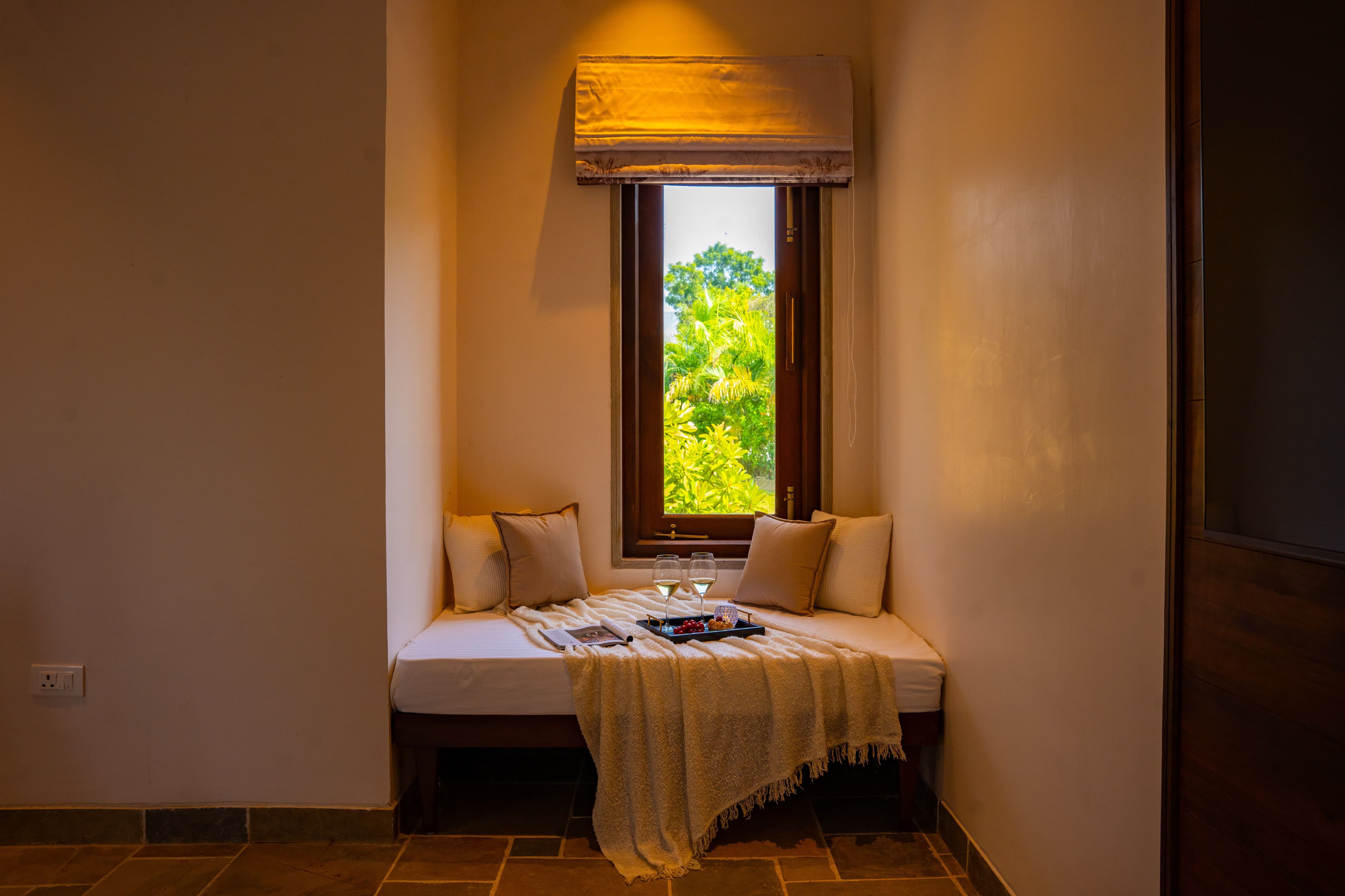 Still River Suites | 1-Room Retreat With a Bathtub, Shared Pool, Garden, Gym, Coffee House, Restro & Scenic Aravali Views - Image 16