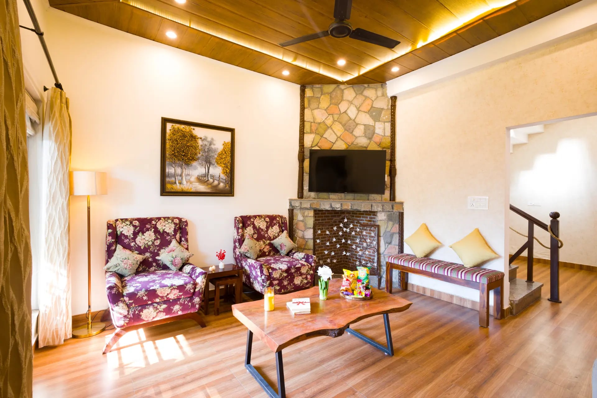 Rahta | 3-BHK Pet-friendly Retreat With Picturesque Balcony & Outdoor Patio — photo 2